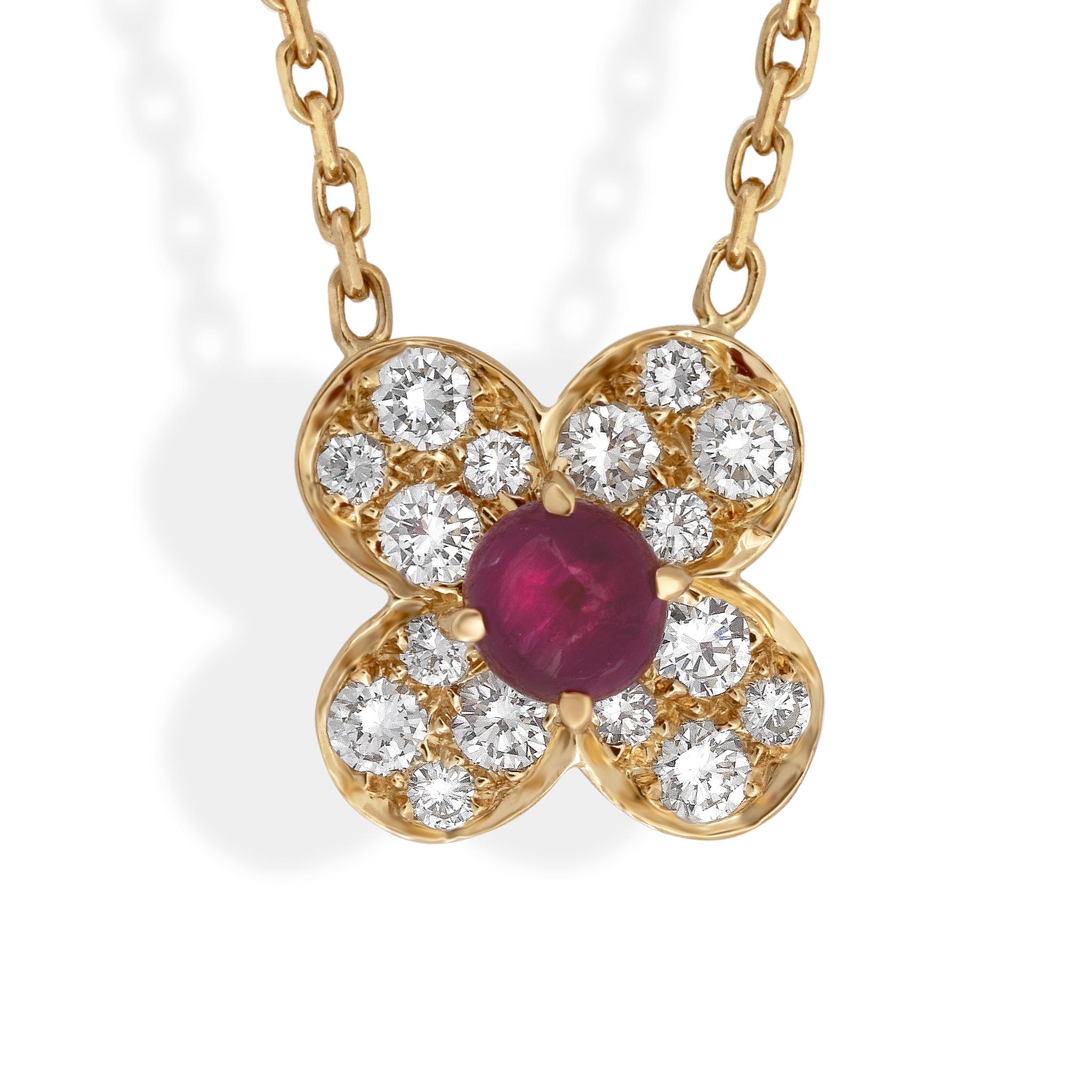 Van Cleef & Arpels 18 Karat Yellow Gold Diamond and Ruby Trefle Necklace In Excellent Condition In New York, NY