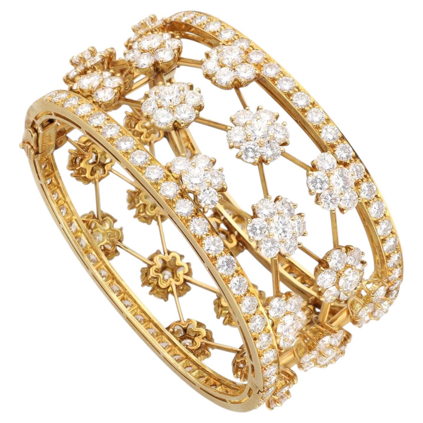 Van Cleef & Arpels Bracelet "flocon de neige" en or jaune 18 carats avec diamants en vente