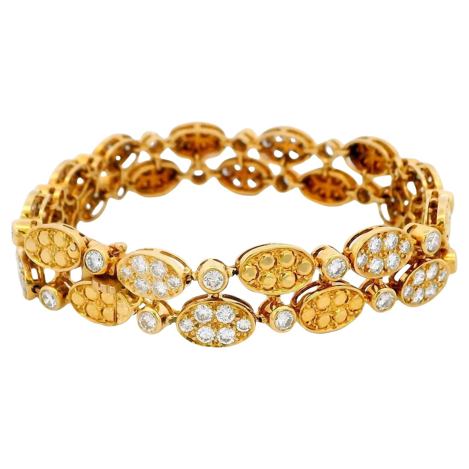 Van Cleef & Arpels 18 Karat Gelbgold Doppel-Ovales Gliederarmband mit Diamanten