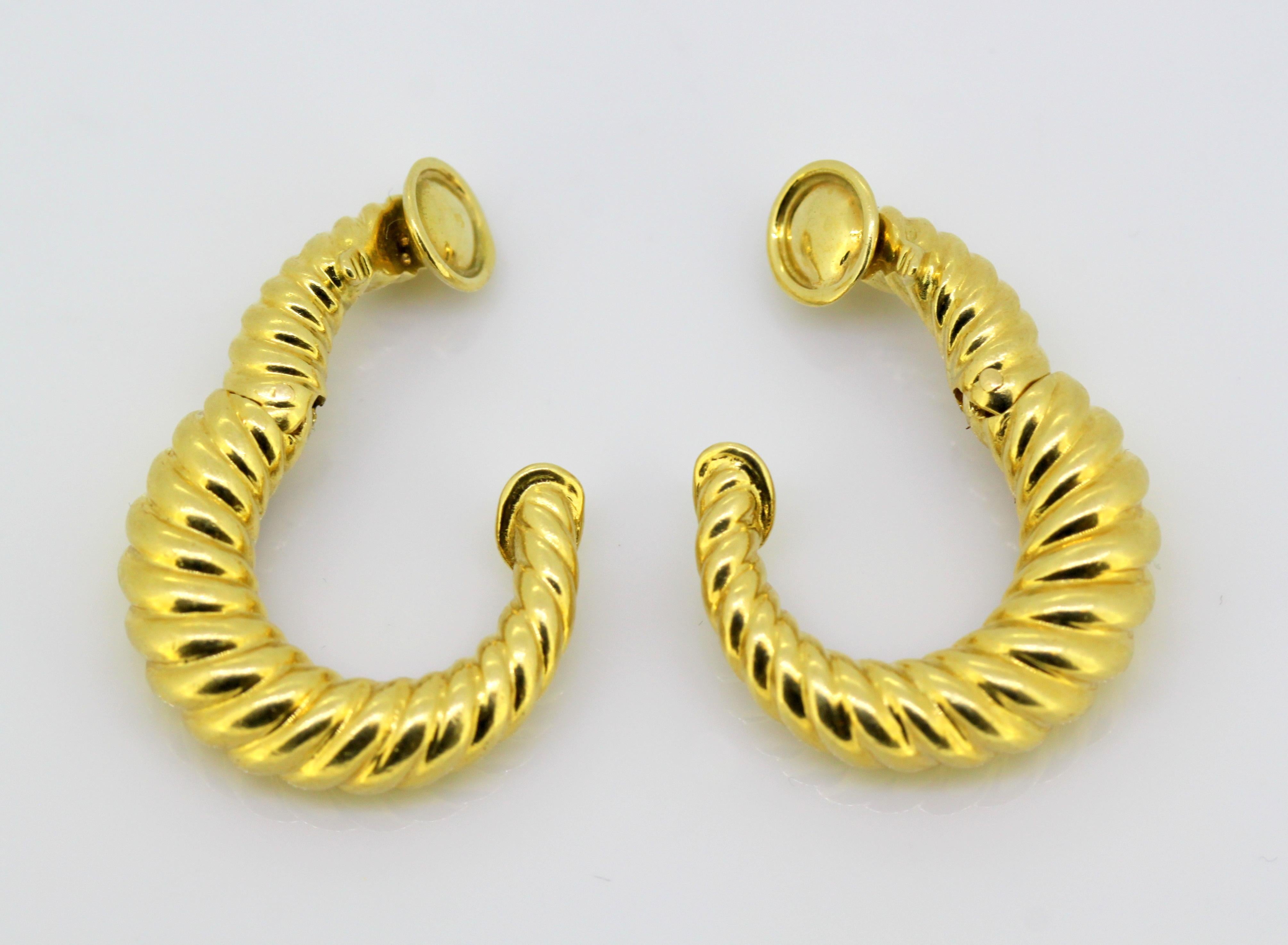 Van Cleef & Arpels 18 Karat Yellow Gold Earrings 5