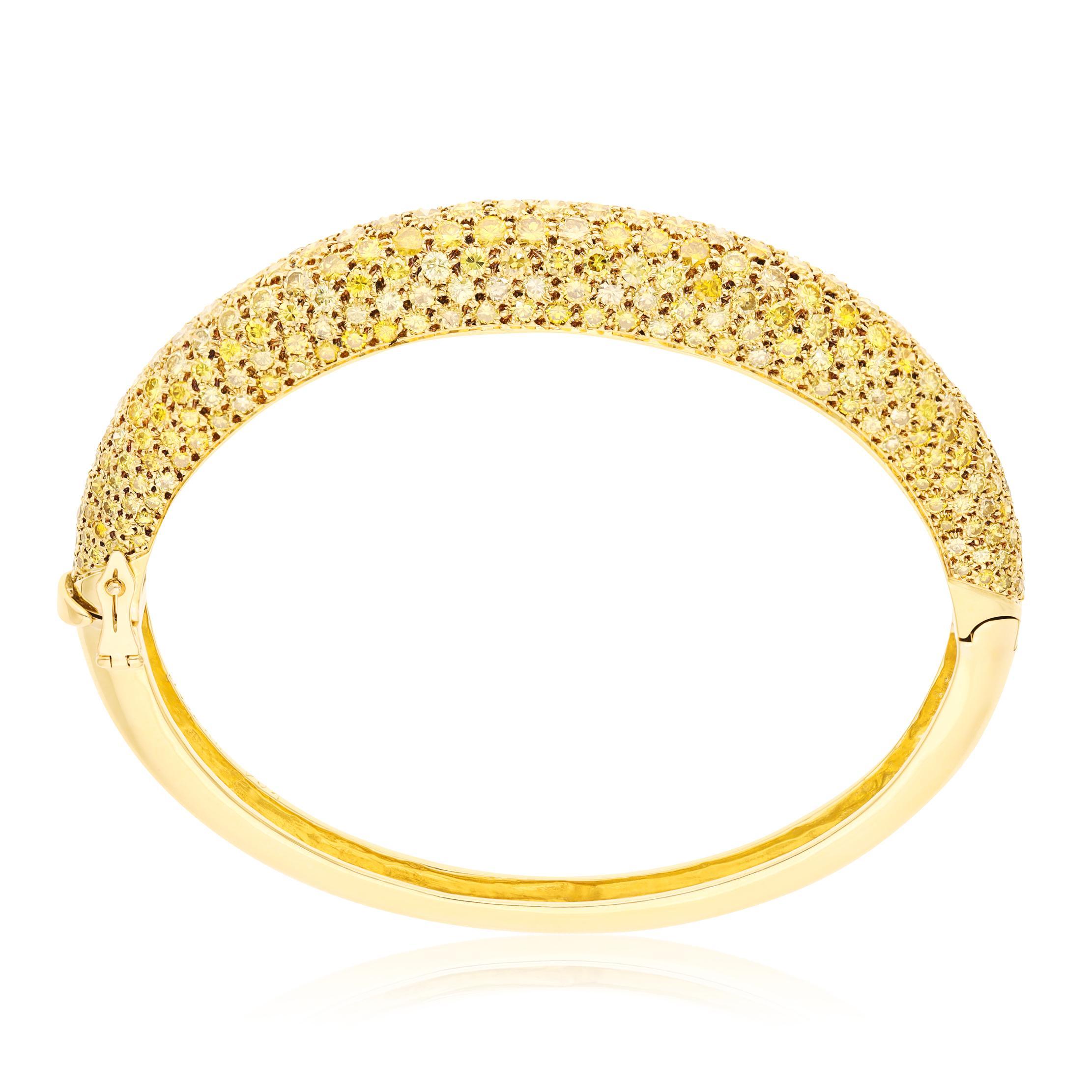 Bracelet Van Cleef & Arpels en or jaune 18 carats, orné de diamants jaunes fantaisie en vente