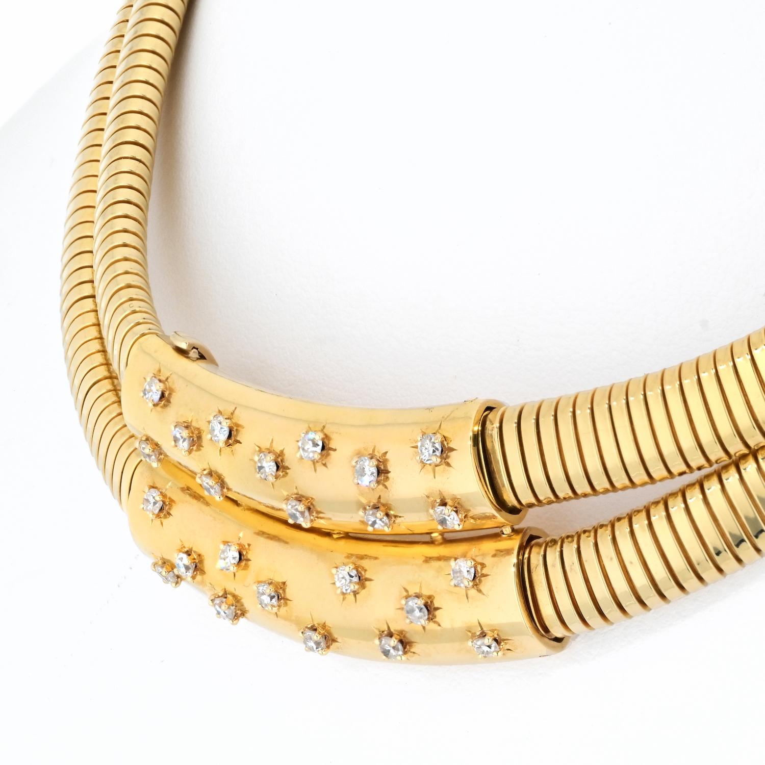 Van Cleef & Arpels 18K Yellow Gold Flexible Double Chain Choker Necklace In Good Condition In New York, NY
