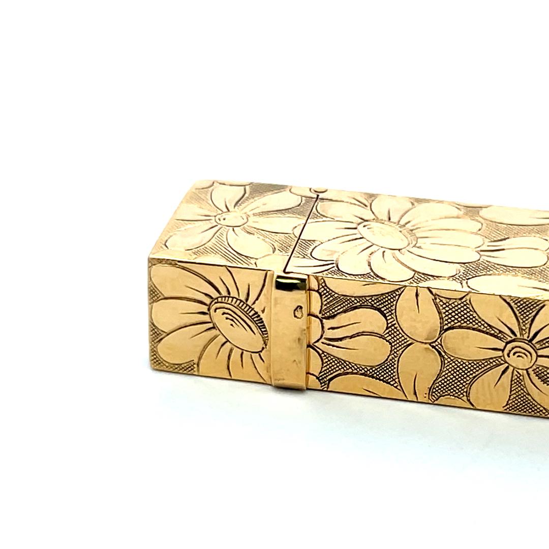 Van Cleef & Arpels 18K Yellow Gold Floral Engraved Vintage Cigarette Lighter For Sale 4