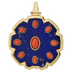 Van Cleef & Arpels 18K Yellow Gold Lapis And Coral 1970's Pendant Van Cleef & Arpels 18K Yellow Gold Lapis And Coral 1970's Pendant