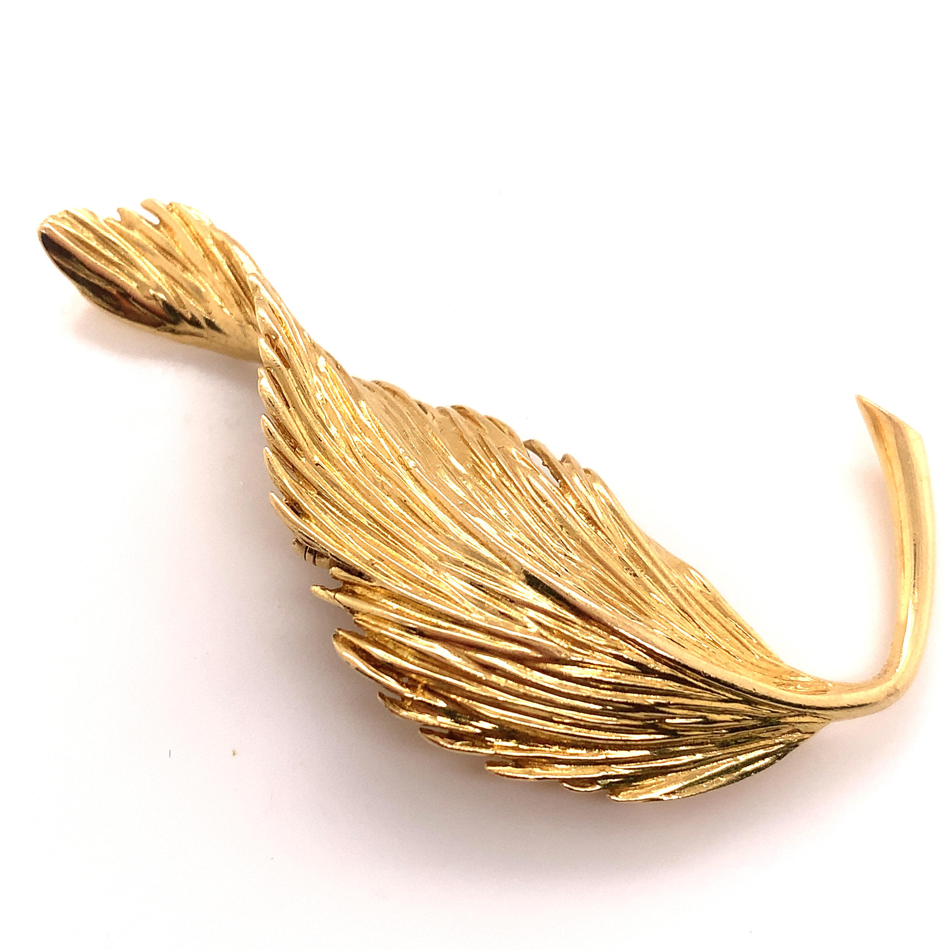 Women's or Men's Van Cleef & Arpels 18K Yellow Gold Leaf Pin