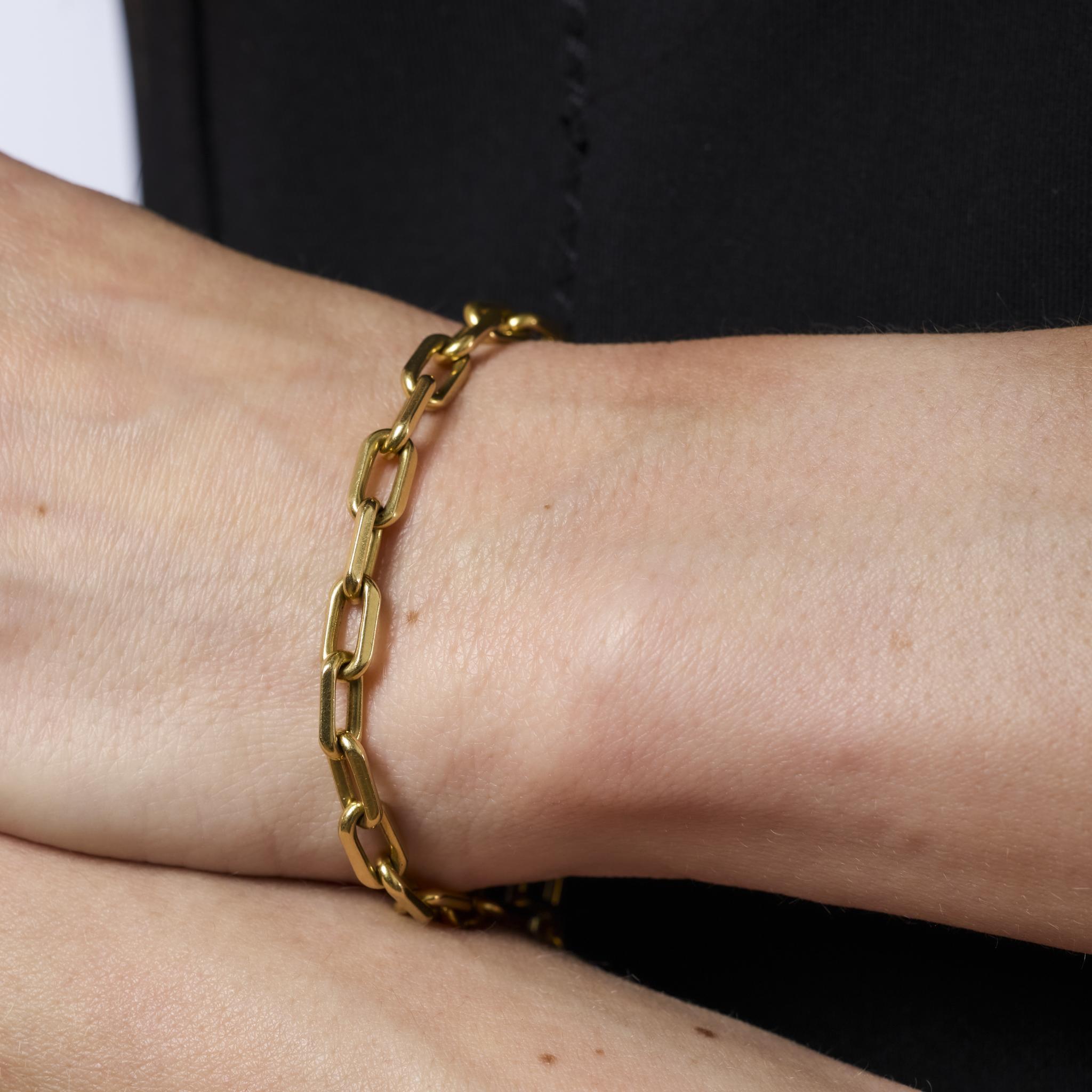 Van Cleef & Arpels 18k yellow gold link bracelet In Good Condition For Sale In Beverly Hills, CA