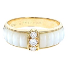 Van Cleef & Arpels 18 Karat Yellow Gold, MOP and Diamond Ring 4.2g Box Paper