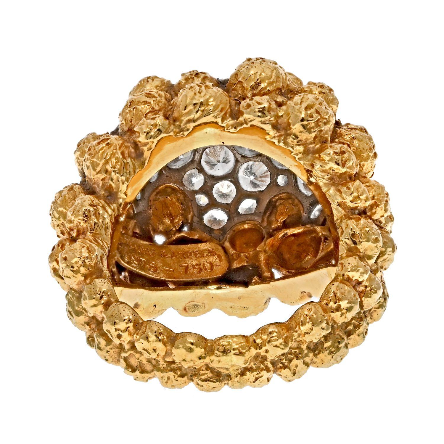 Van Cleef & Arpels 18K Yellow Gold Pave Diamond Cluster Textured Beaded Ring In Excellent Condition In New York, NY