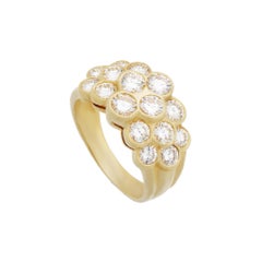 Anello con pavé di diamanti in oro giallo 18 carati di Van Cleef & Arpels