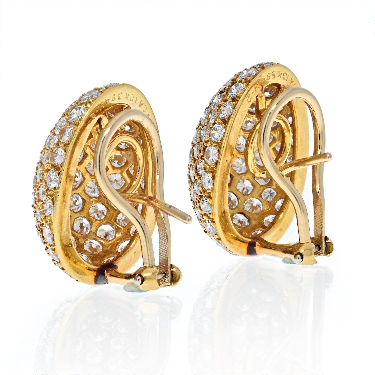 Van Cleef & Arpels 18K Yellow Gold Pave Round Diamond Cluster Earrings In Excellent Condition For Sale In New York, NY