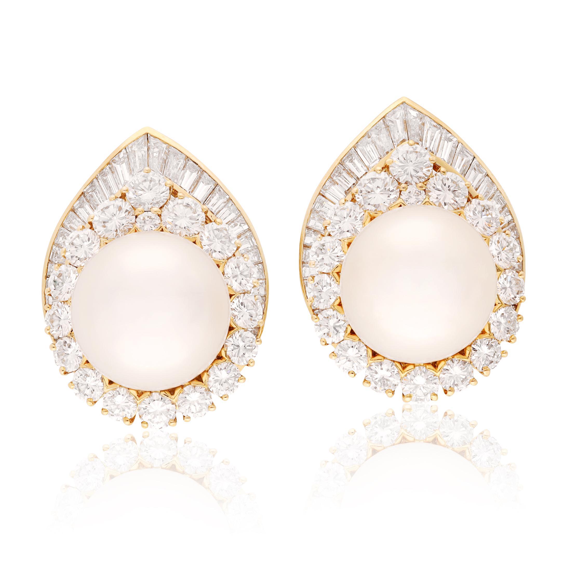 Van Cleef & Arpels Clips d'oreilles en or jaune 18 carats avec perles et diamants