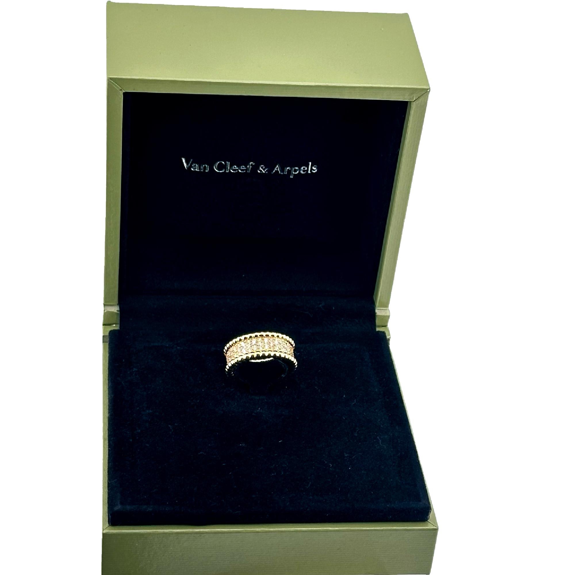 Round Cut Van Cleef & Arpels 18k Yellow Gold Perlee Diamonds Band Ring For Sale