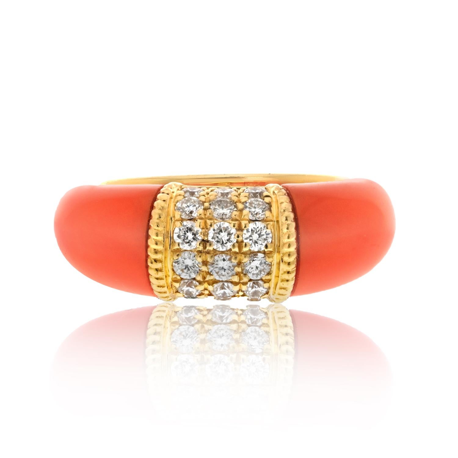 The Van Cleef & Arpels Philippine Yellow Gold Ring is a true embodiment of elegance and sophistication. Crafted with meticulous attention to detail, this ring captures the essence of timeless luxury.

Made from exquisite yellow gold, the ring