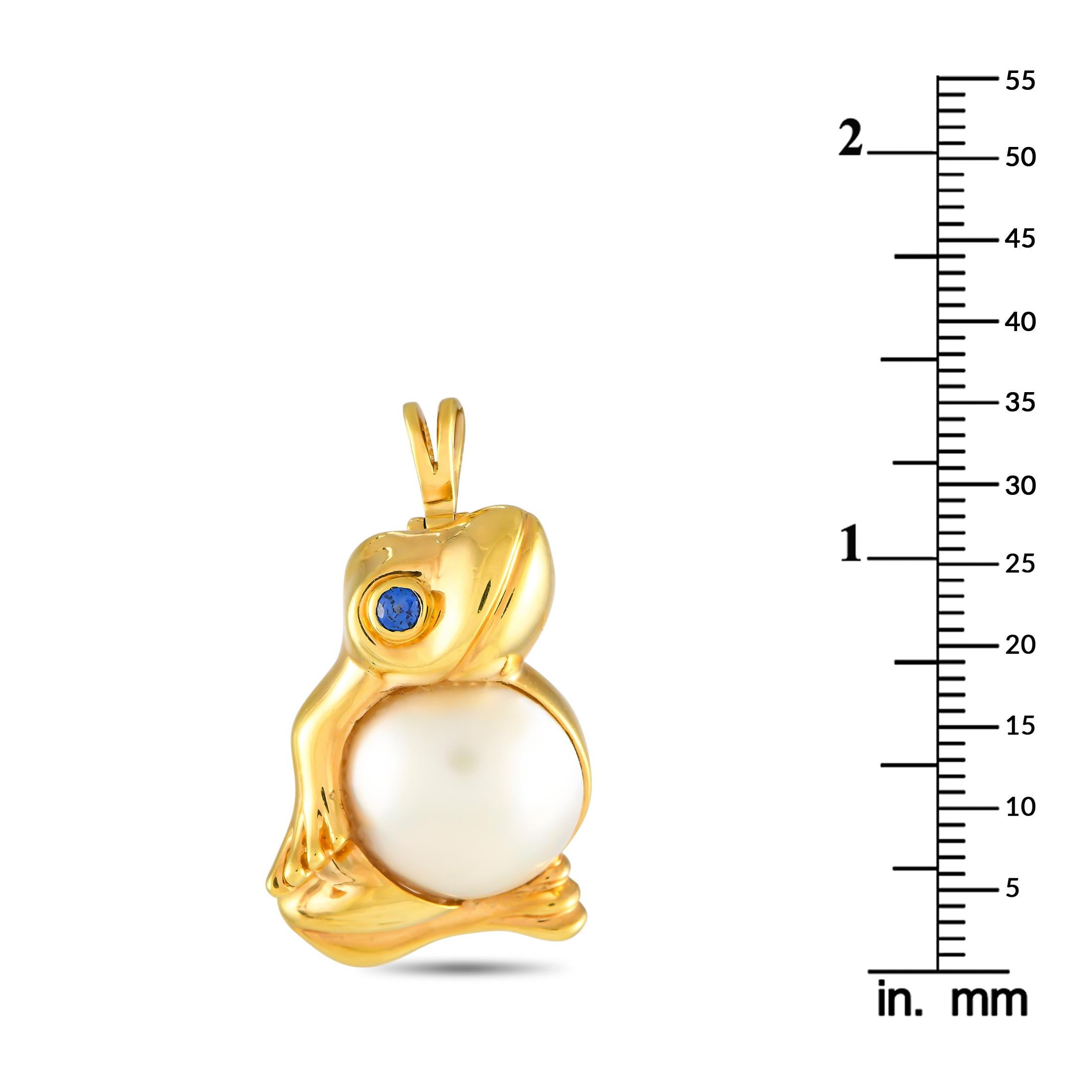 Round Cut Van Cleef & Arpels 18K Yellow Gold Sapphire and Mabe Pearl Frog Pendant Brooch For Sale