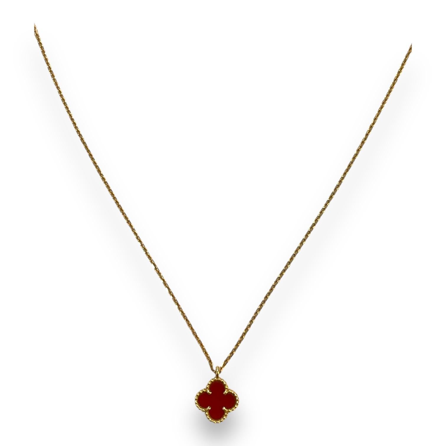 Crisscut Van Cleef & Arpels 18K Yellow Gold Sweet Alhambra Clover Necklace