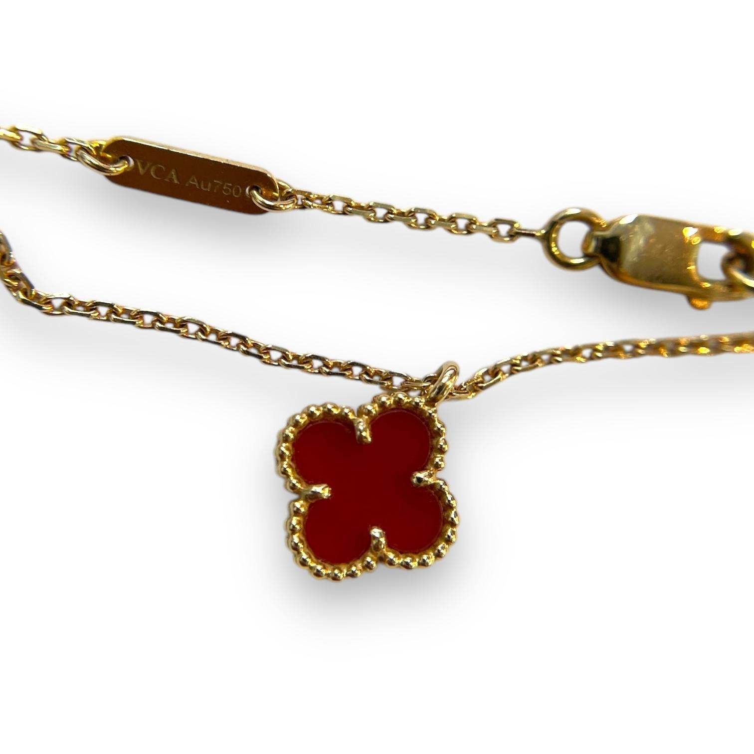 Van Cleef & Arpels 18K Yellow Gold Sweet Alhambra Clover Necklace In New Condition In New York, NY