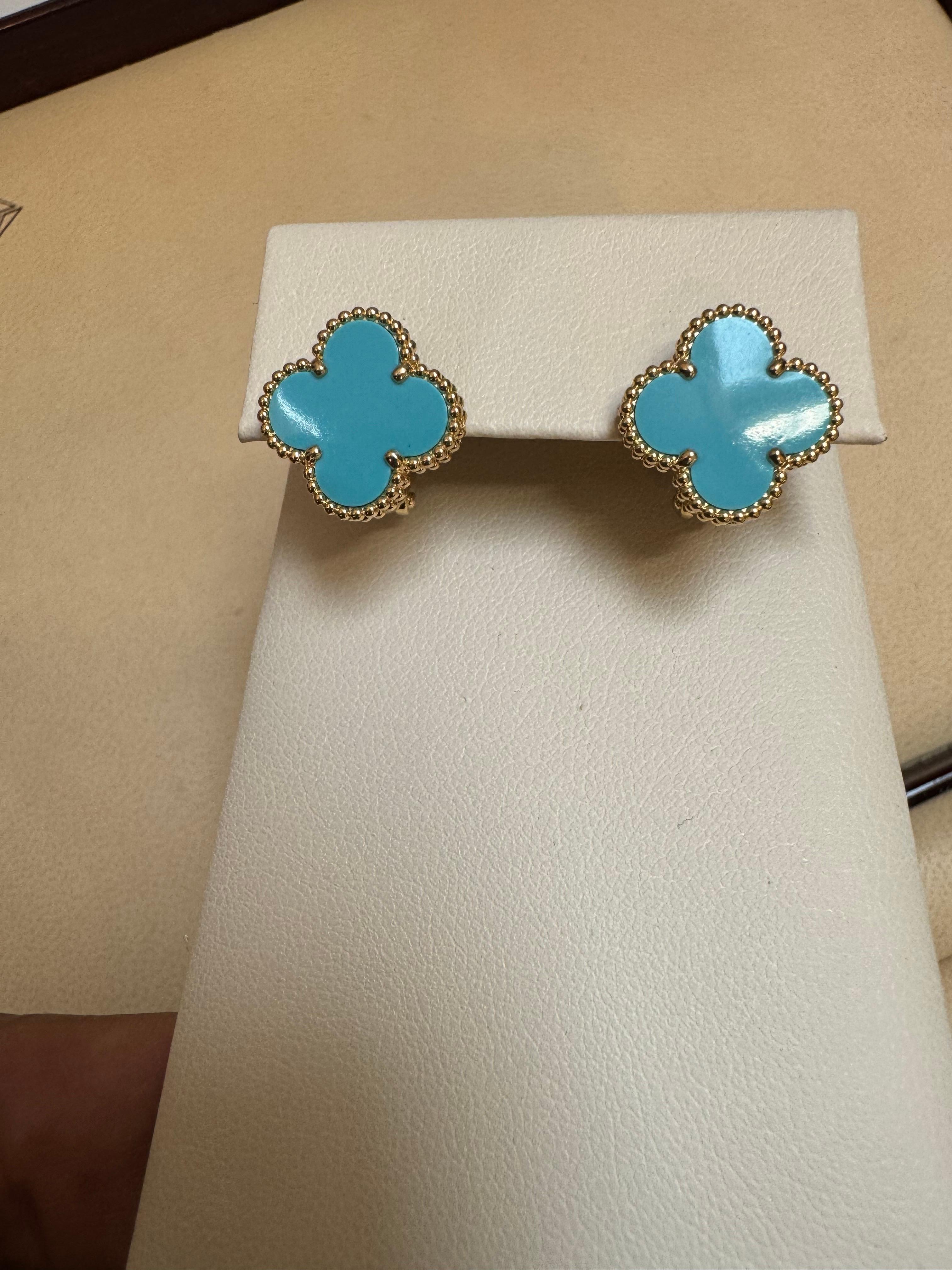 VAN CLEEF & ARPELS Orecchini Alhambra d'epoca in oro giallo 18k con turchese 8