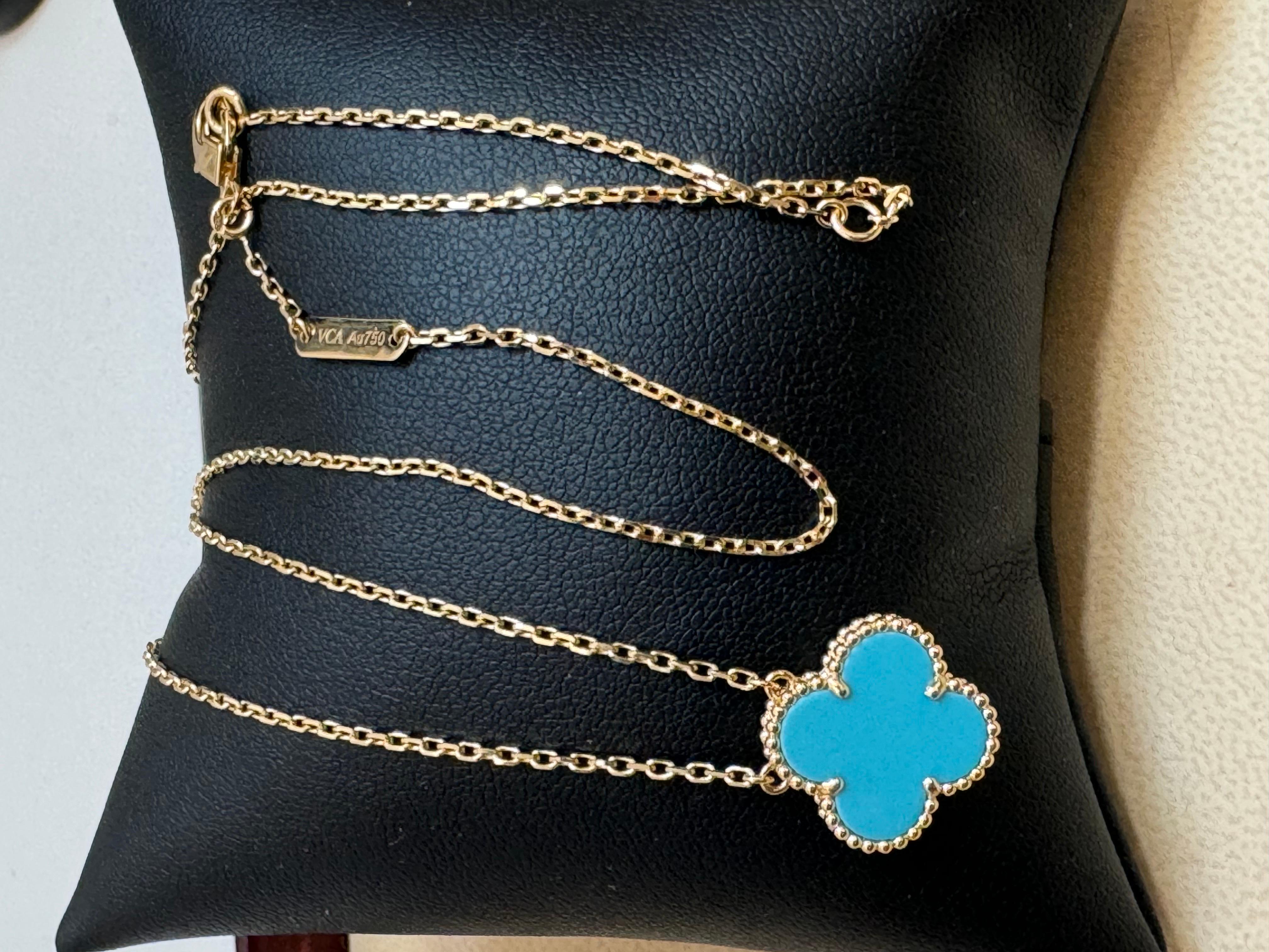 VAN CLEEF & ARPELS 18k Yellow Gold Turquoise  Vintage Alhambra Pendant 5