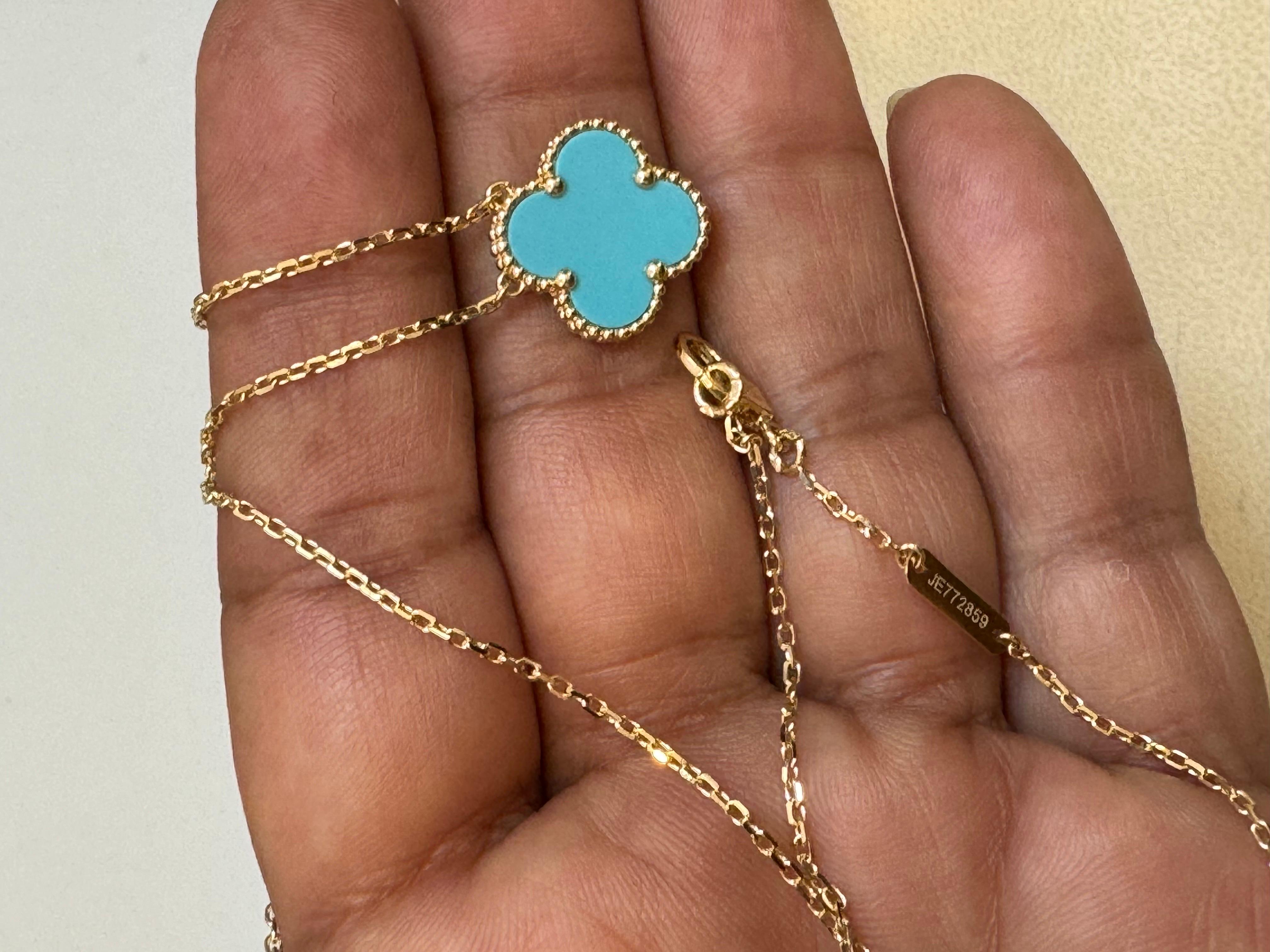 VAN CLEEF & ARPELS 18k Yellow Gold Turquoise  Vintage Alhambra Pendant 6