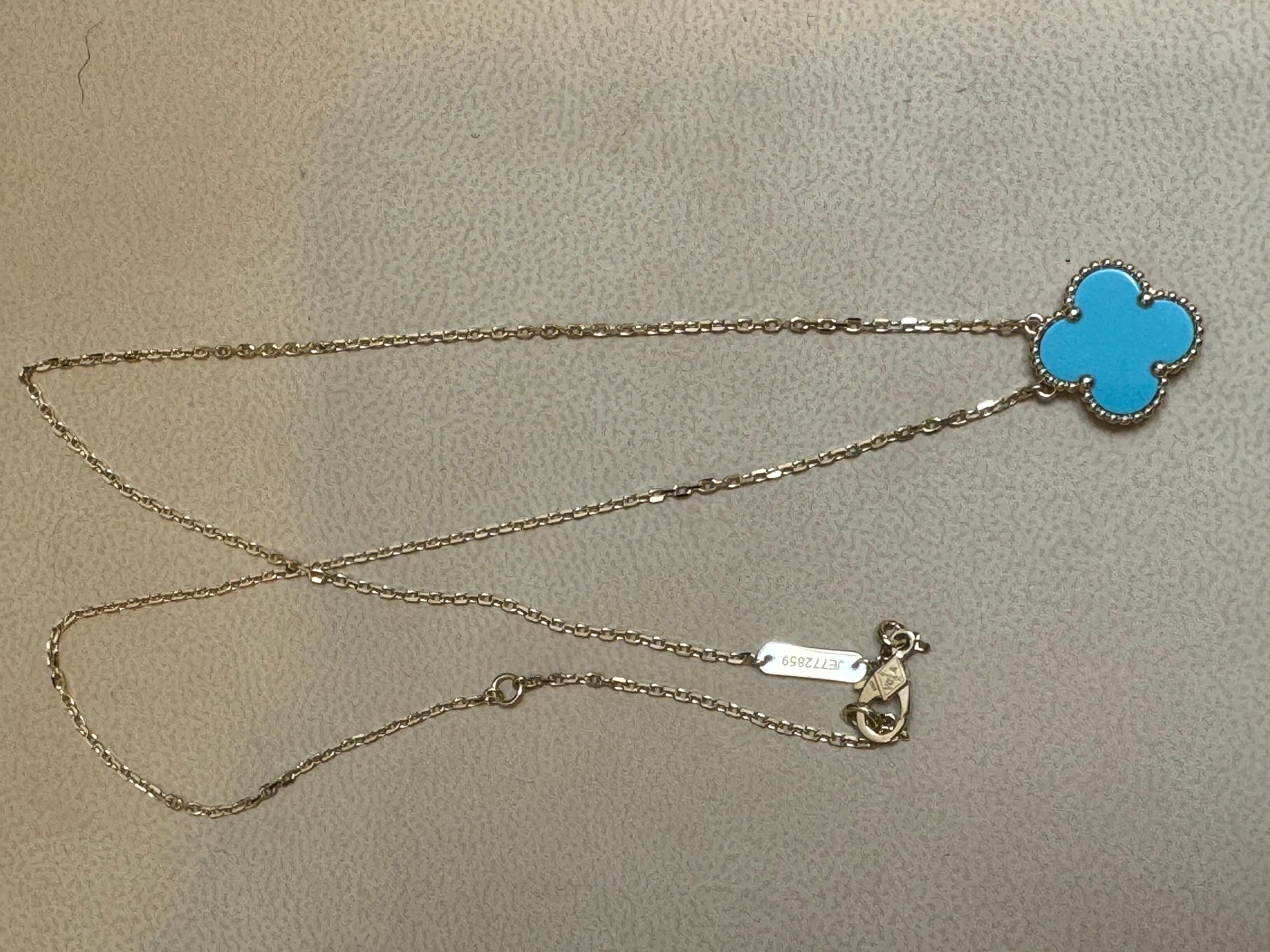 VAN CLEEF & ARPELS 18k Yellow Gold Turquoise  Vintage Alhambra Pendant 7