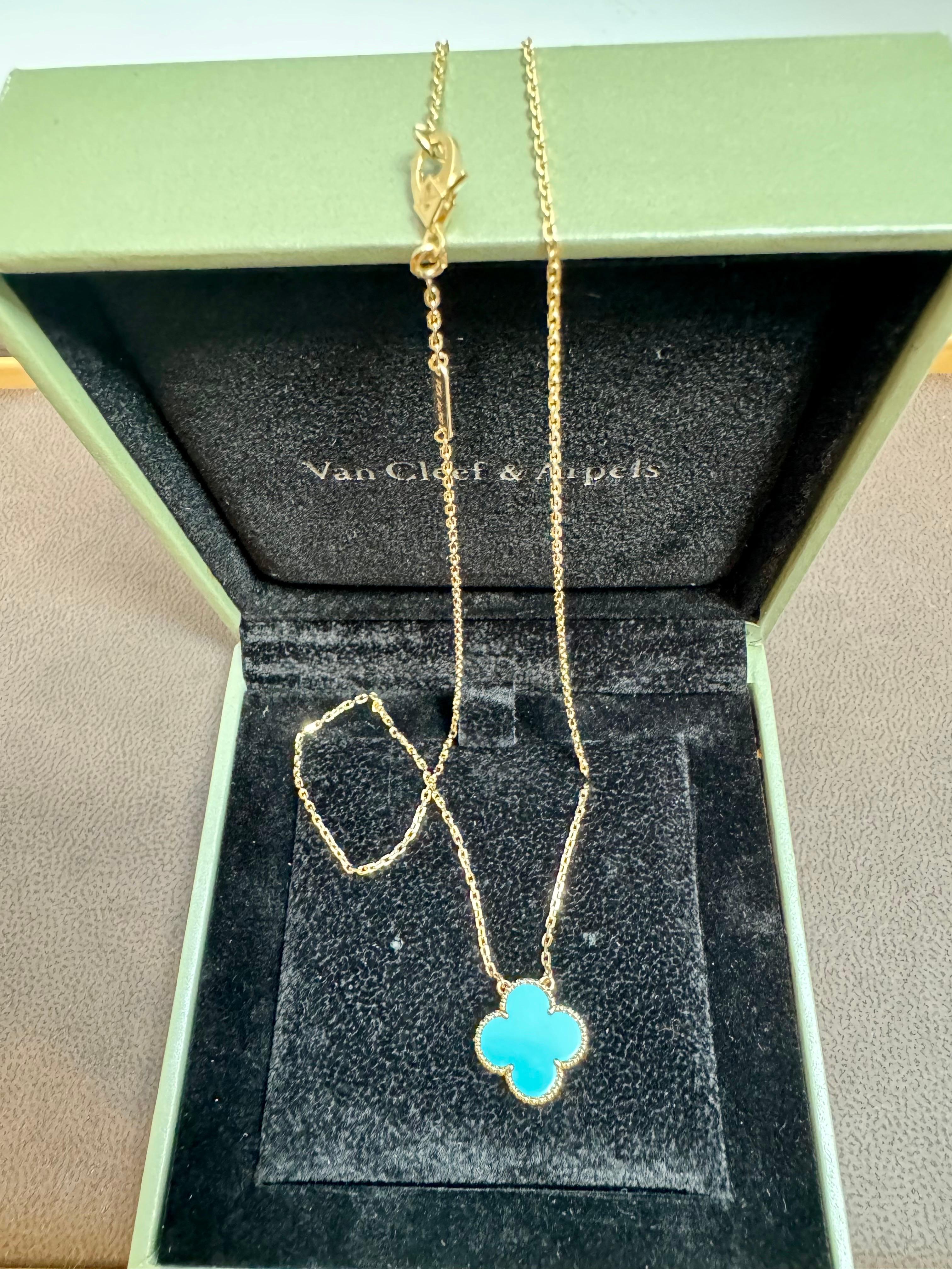 VAN CLEEF & ARPELS 18k Yellow Gold Turquoise  Vintage Alhambra Pendant 9