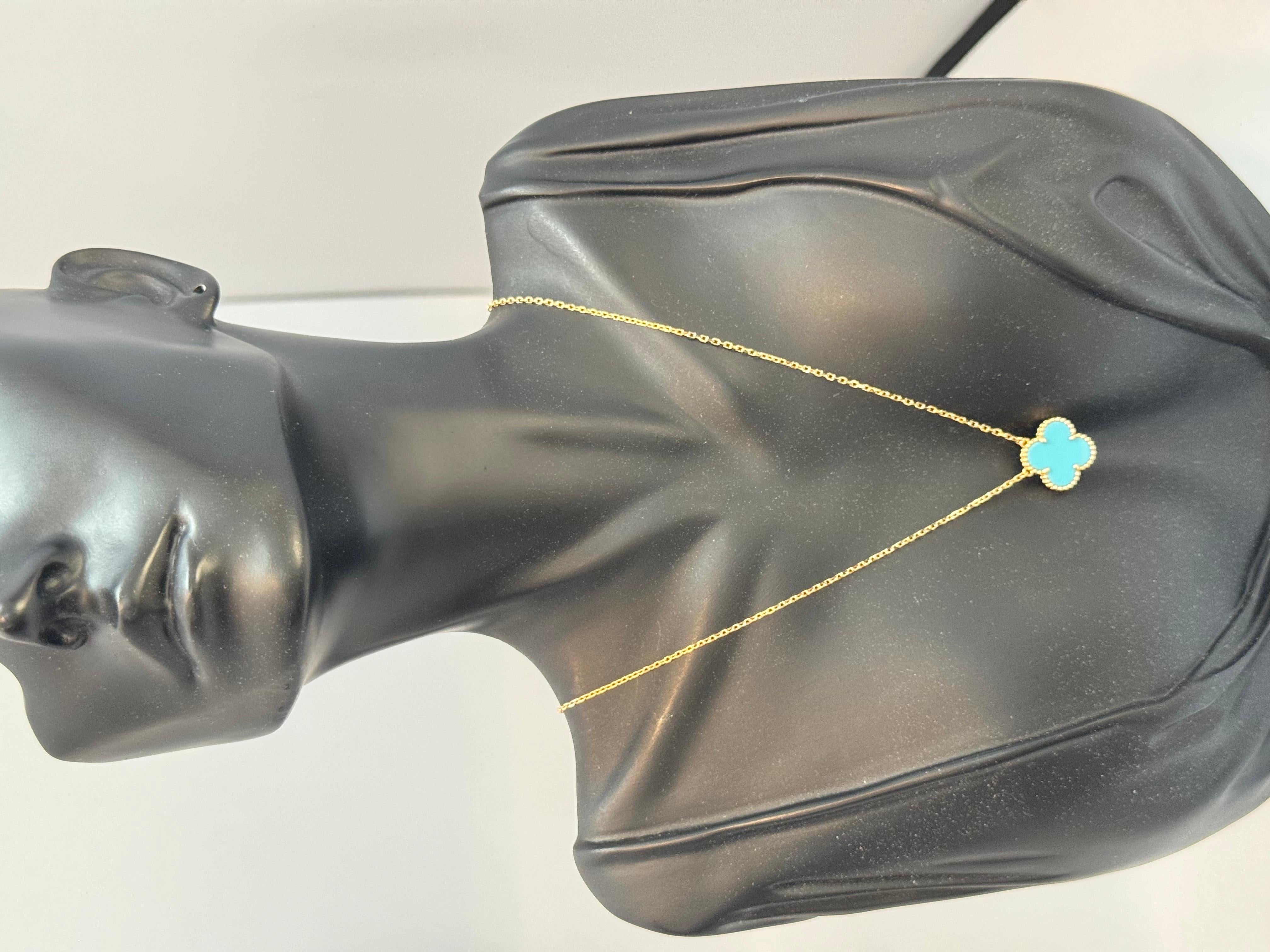 VAN CLEEF & ARPELS 18k Yellow Gold Turquoise  Vintage Alhambra Pendant In Excellent Condition In New York, NY