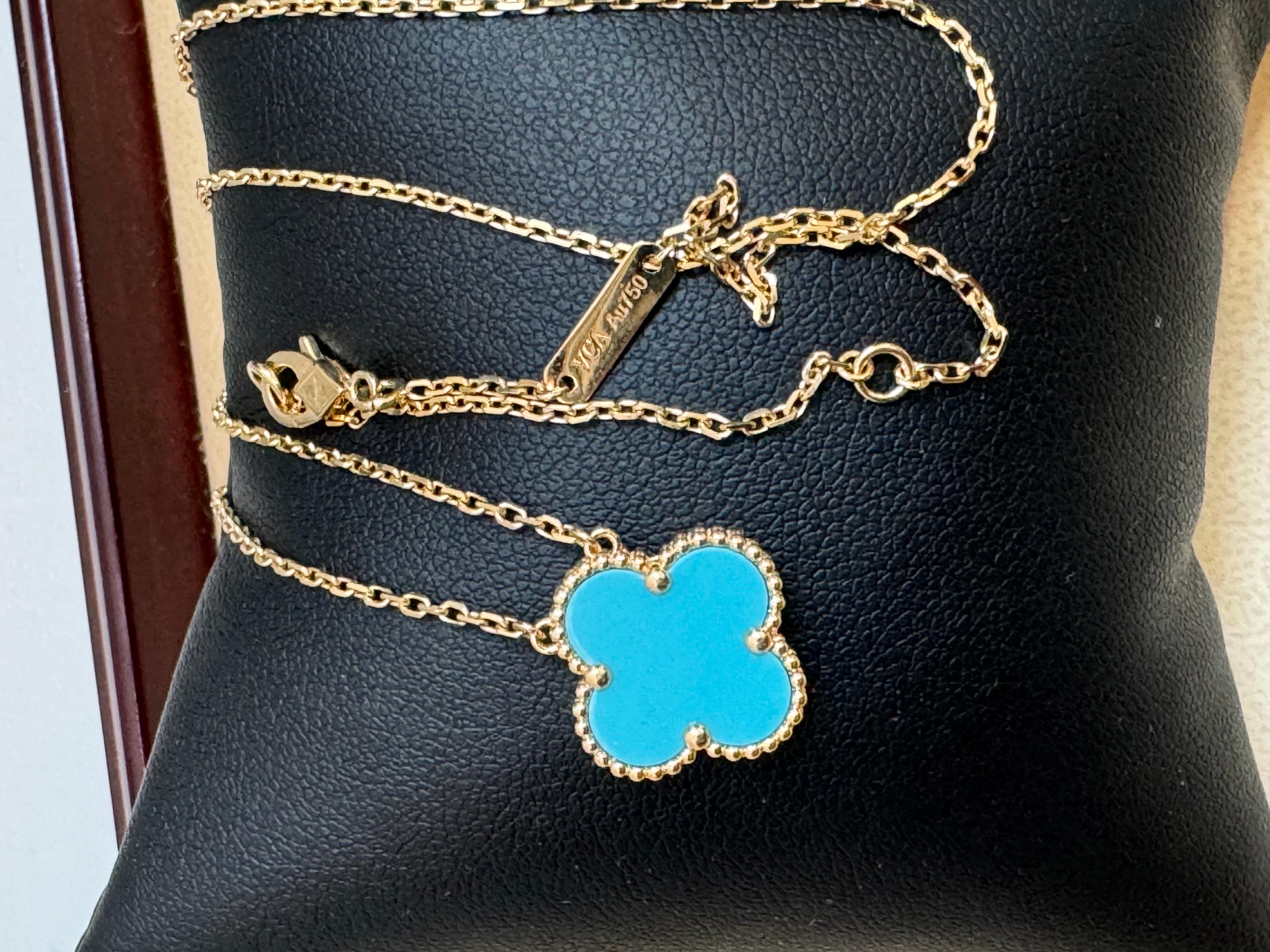 VAN CLEEF & ARPELS 18k Yellow Gold Turquoise  Vintage Alhambra Pendant 3