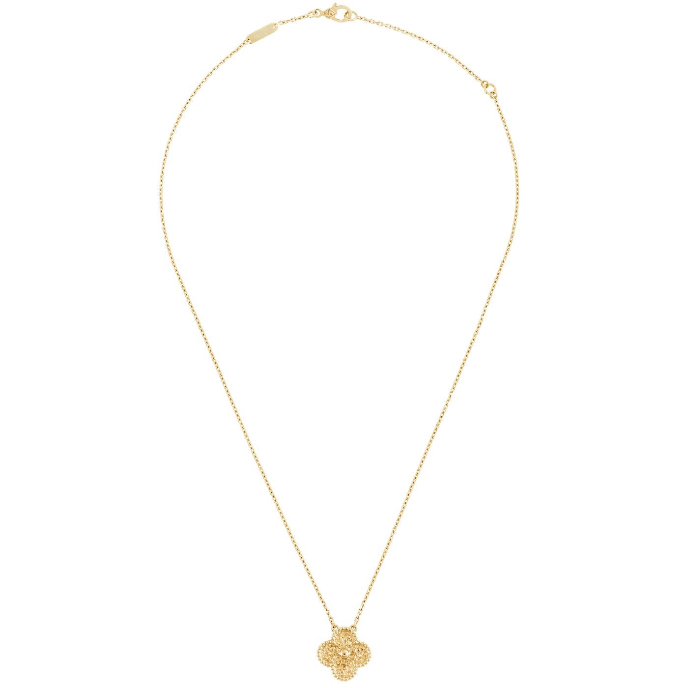 In Anlehnung an das allererste Alhambra-Schmuckstück aus dem Jahr 1968 zeichnen sich die Vintage Alhambra-Kreationen von Van Cleef & Arpels durch ihre einzigartige, zeitlose Eleganz aus. Diese vom Kleeblatt inspirierten Glückssymbole sind mit einem