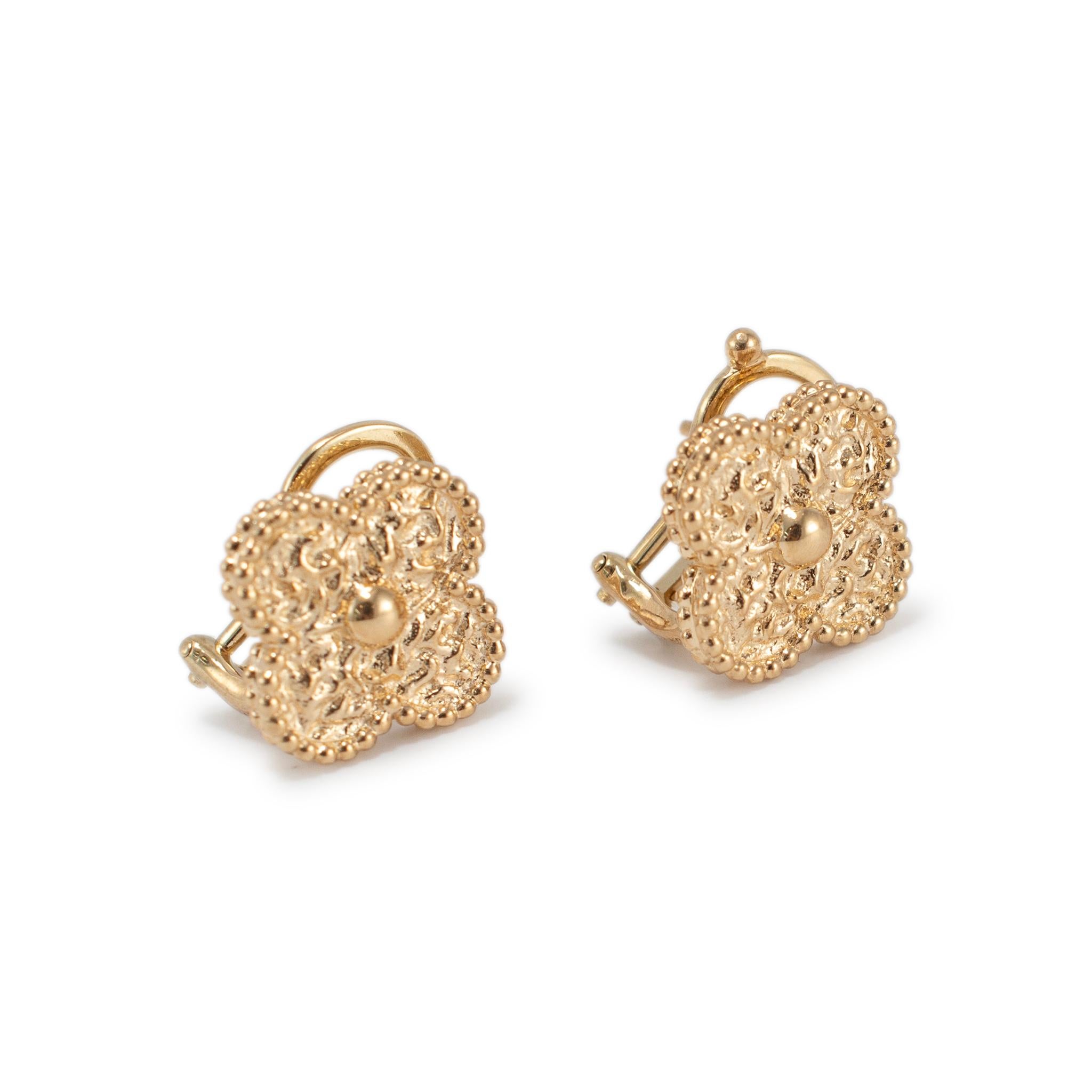 Van Cleef & Arpels 18 Karat Gelbgold Vintage Alhambra Ohrstecker im Zustand „Hervorragend“ in Houston, TX