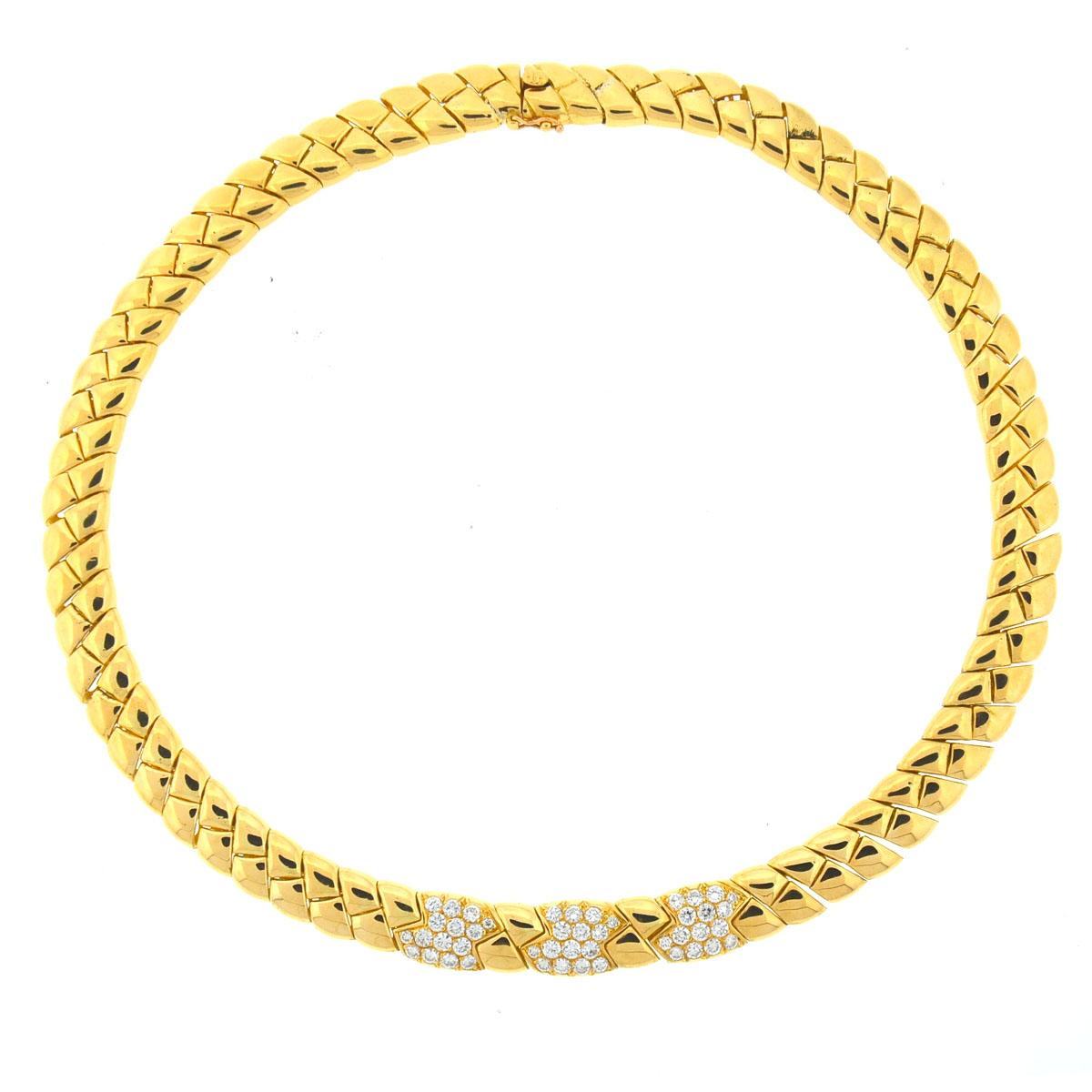 Company - Van Cleef & Arpels
Style - 18k Yellow Gold Vintage Diamond Choker Necklace
Metal - 18k Yellow Gold
Length - 16