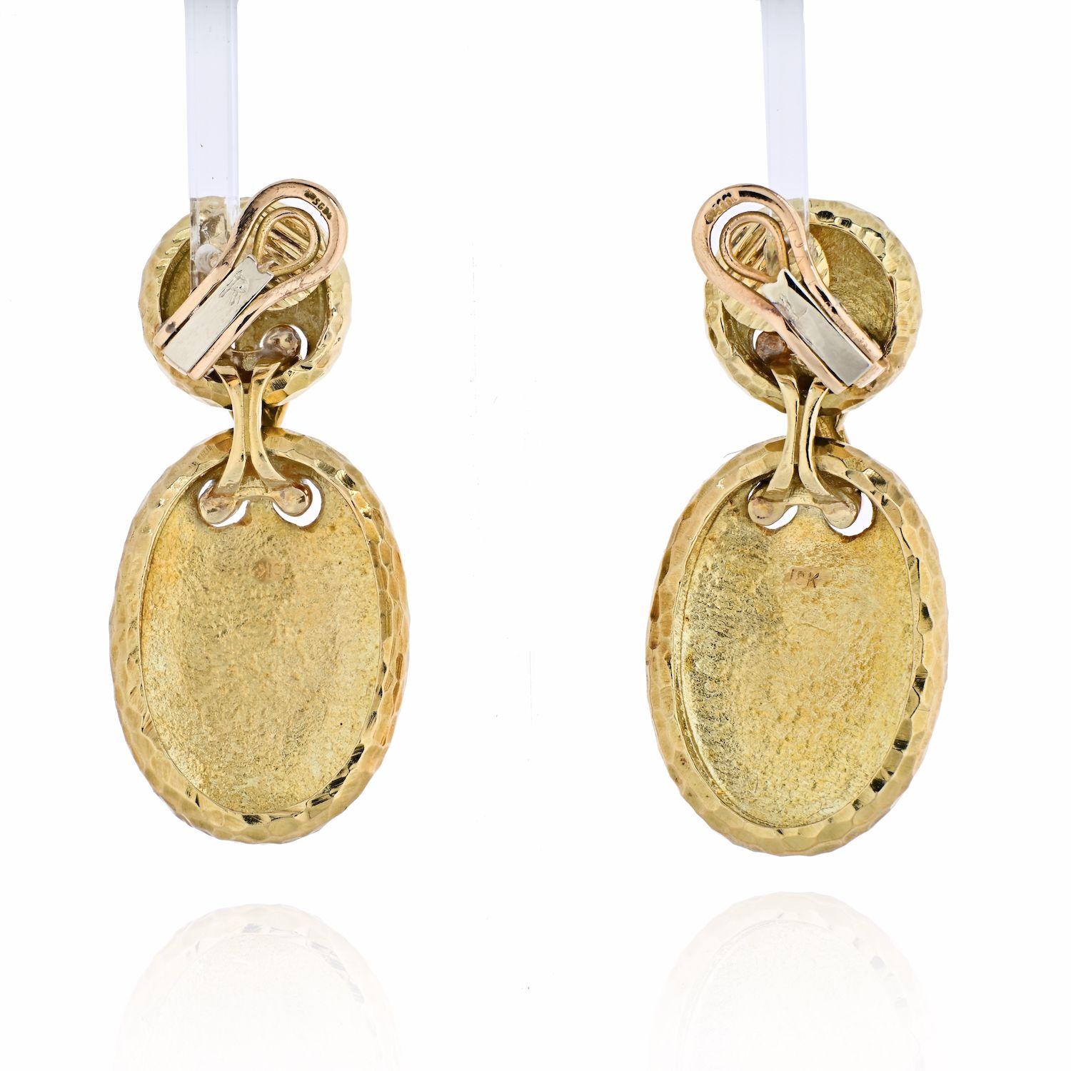 Van Cleef & Arpels: 18 Karat Gelbgold Ovale Clip-On-Ohrringe im Zustand „Hervorragend“ in New York, NY