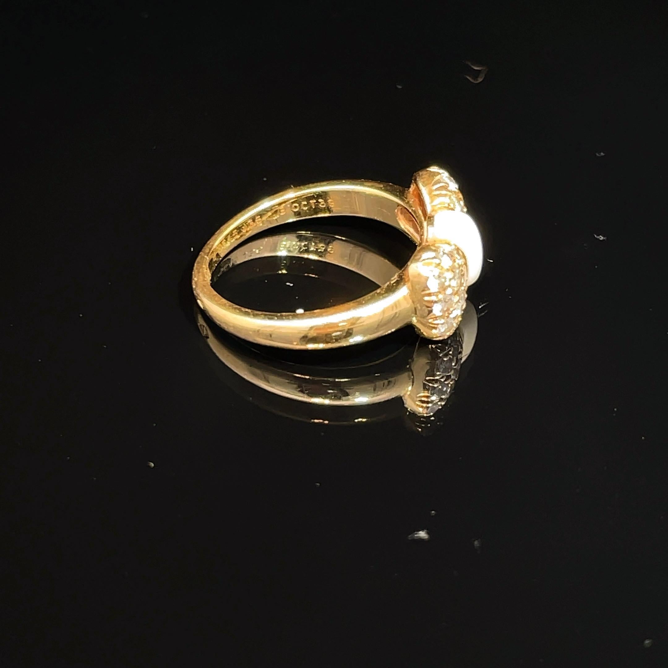 Women's or Men's Van Cleef & Arpels 18k Yellow Gold White Coral & Diamond Bow Ring For Sale