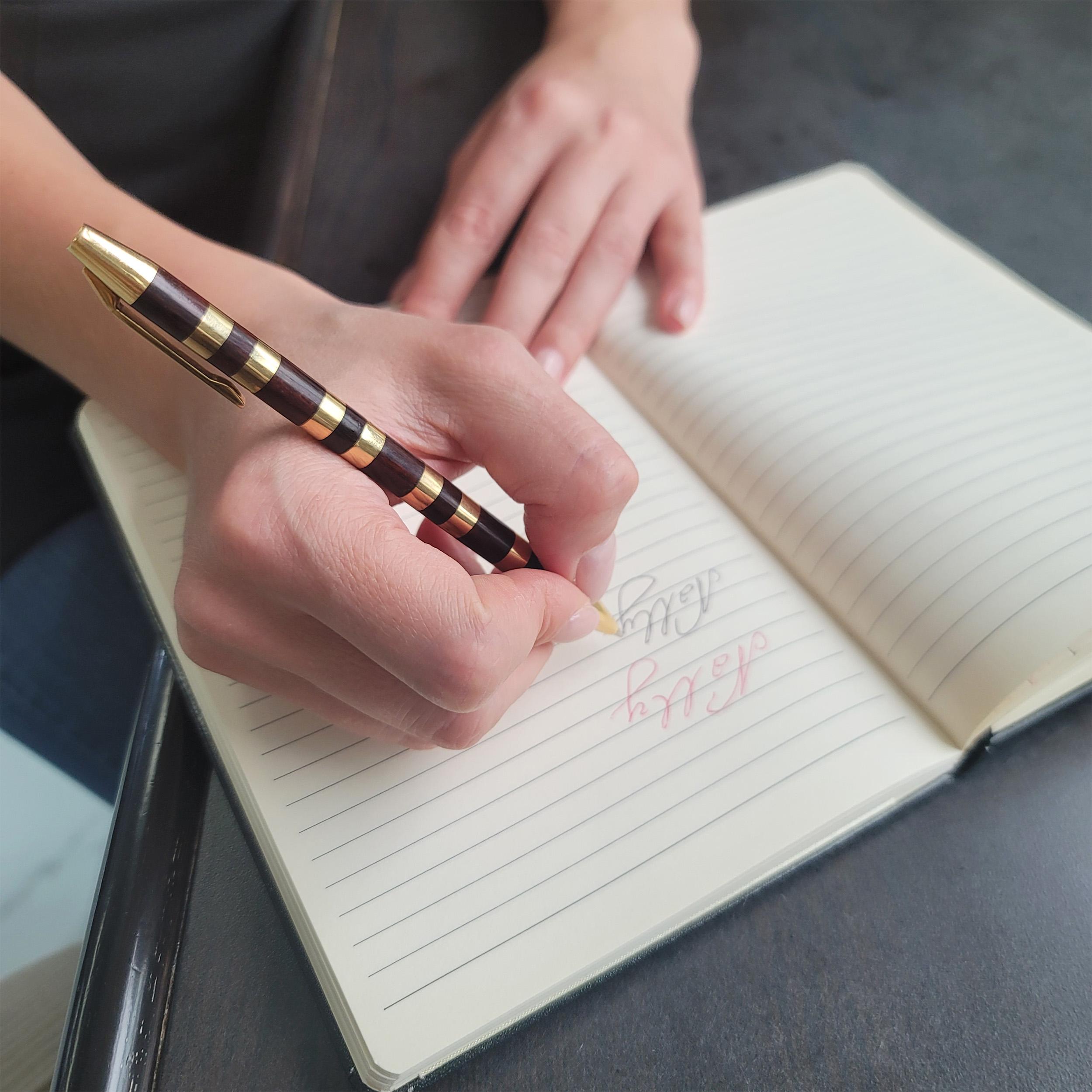 Van Cleef & Arpels 18k Gelbgold & Wood Stift. im Angebot 8