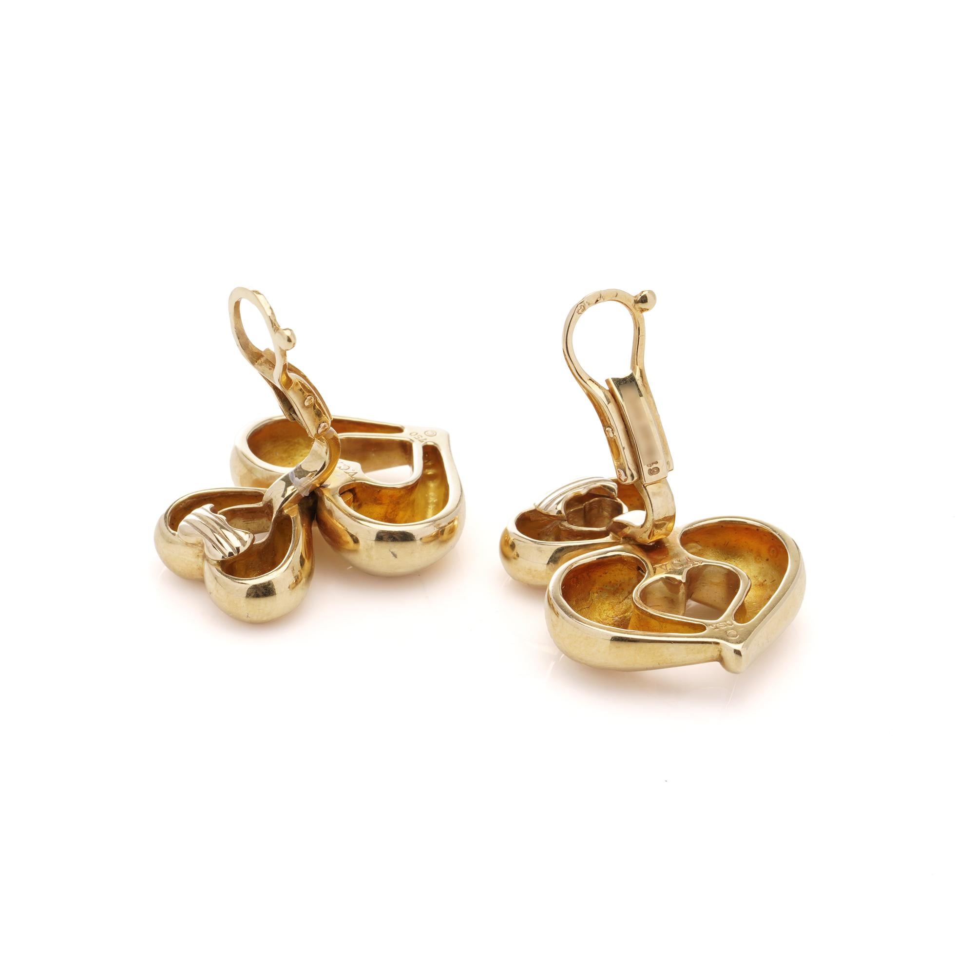 Van Cleef & Arpels 18kt Gold Heart Clip-On Earrings For Sale 1
