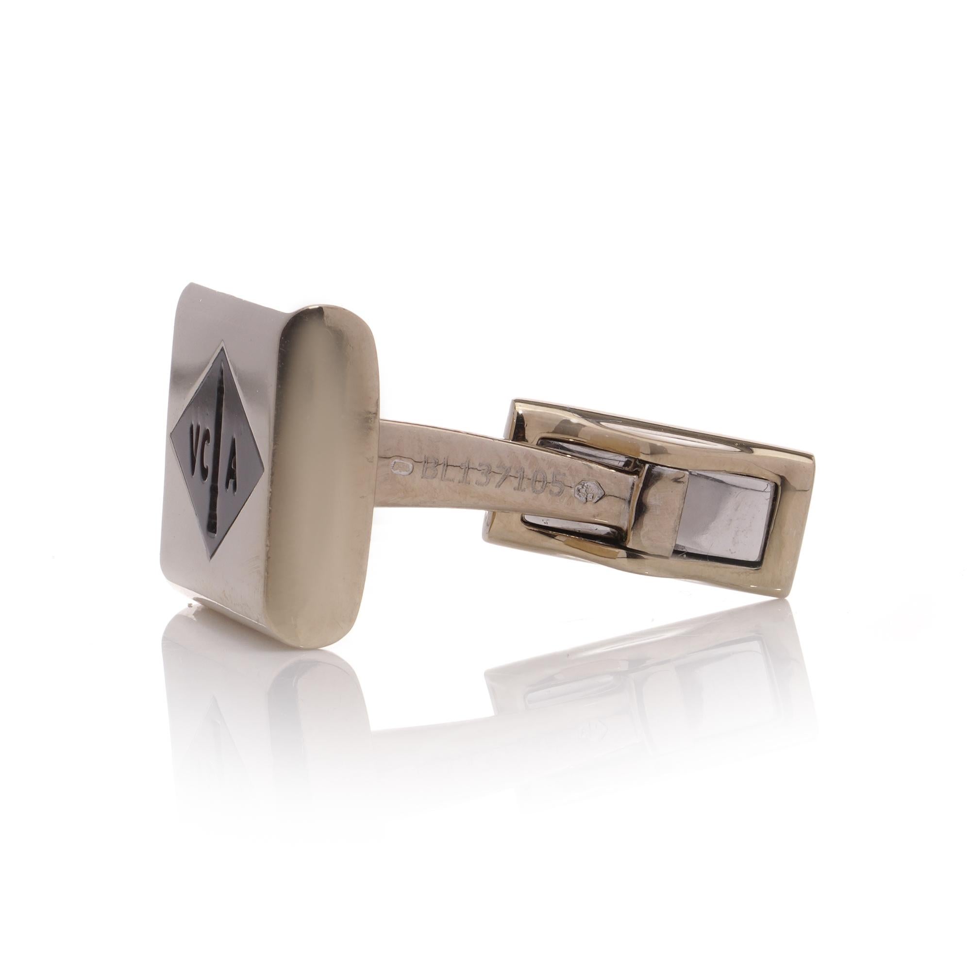 VAN CLEEF & ARPELS Gemelli in oro 18 carati con madreperla in vendita 3
