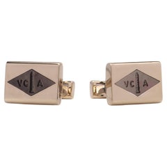 Van Cleef & Arpels 18kt gold pair of cufflinks with mother of pearl