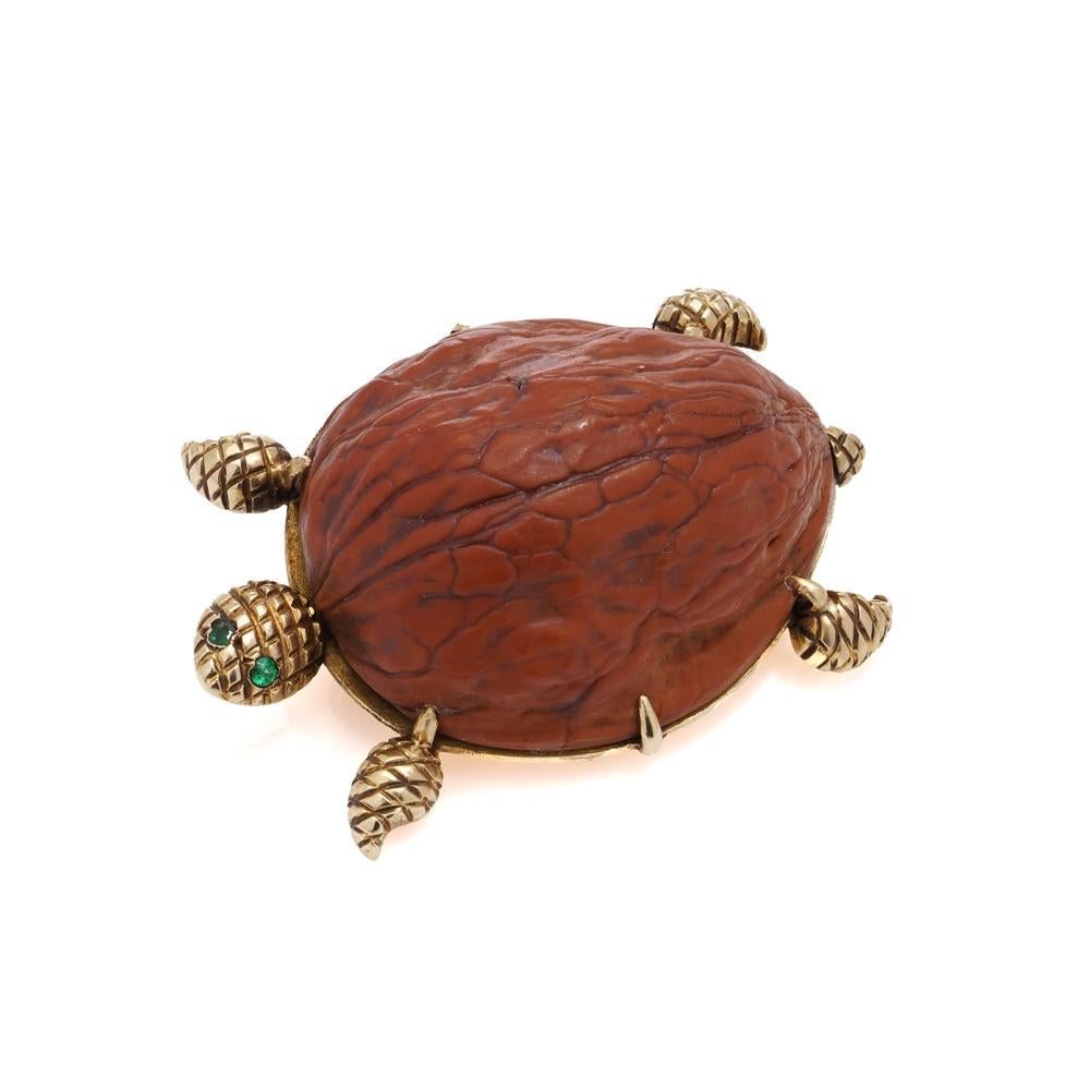 Van Cleef & Arpels 18kt Gold Turtle Brooch with Walnut For Sale 7
