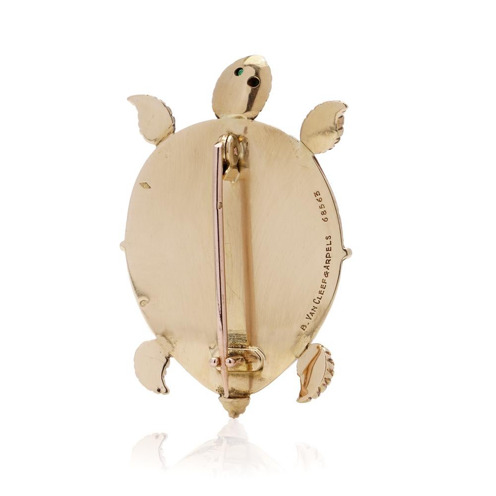 Van Cleef & Arpels 18kt Gold Turtle Brooch with Walnut For Sale 4