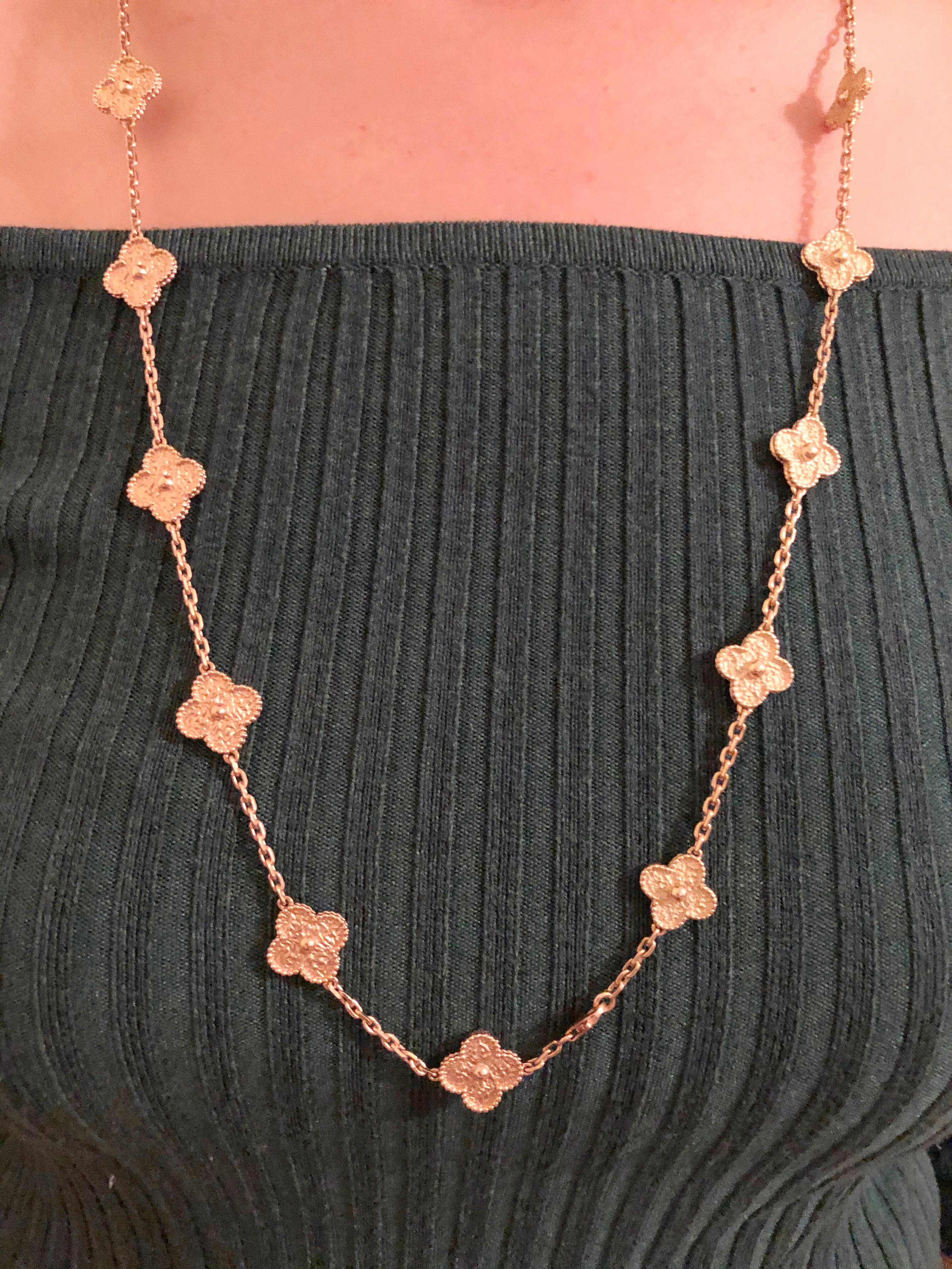 Van Cleef & Arpels 18 Karat Yellow Gold Alhambra 10 Motifs Necklace, Vintage In Good Condition In Manhasset, NY