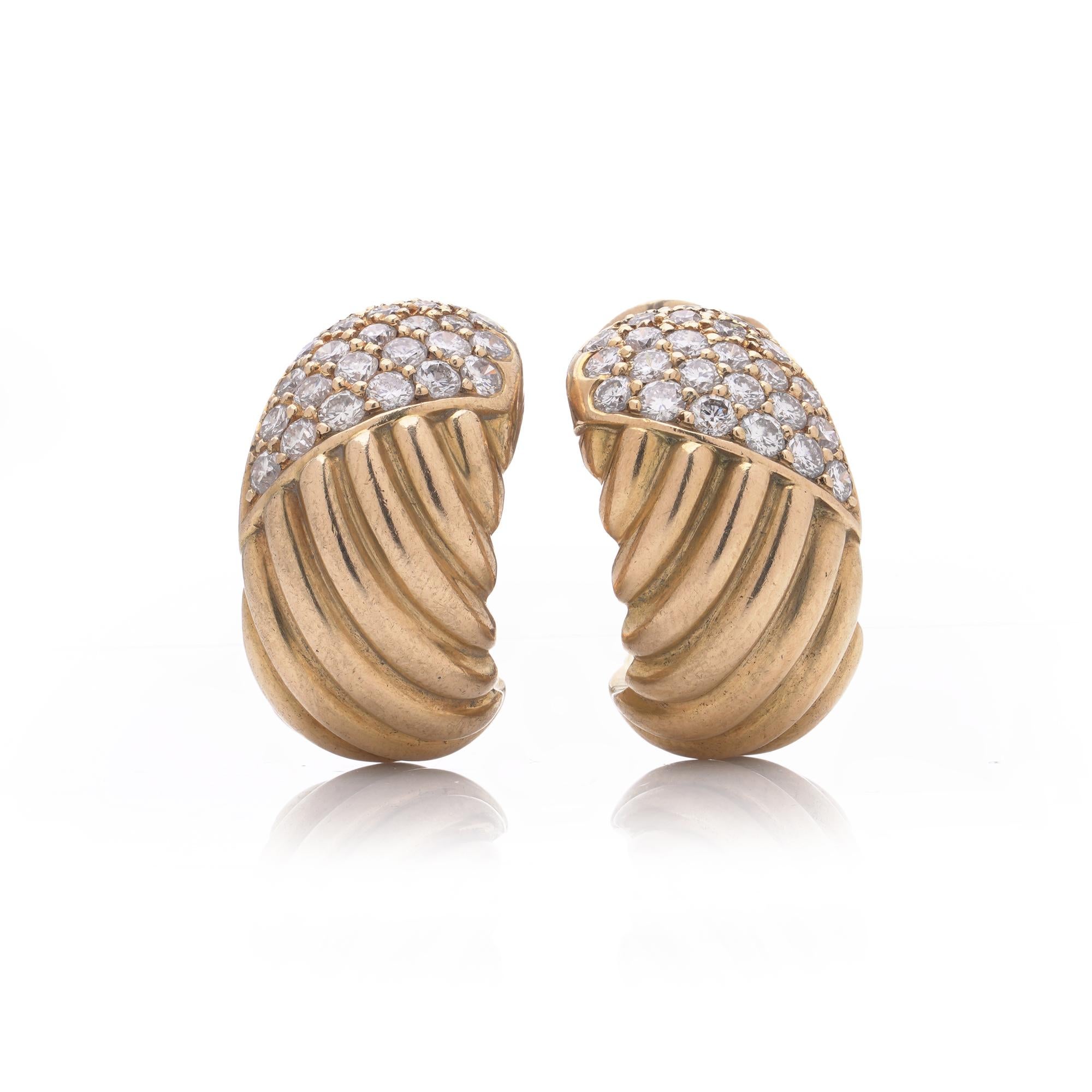 Taglio brillante Van Cleef & Arpels - Orecchini a clip con diamanti in oro giallo 18kt, anni '70-'80 in vendita