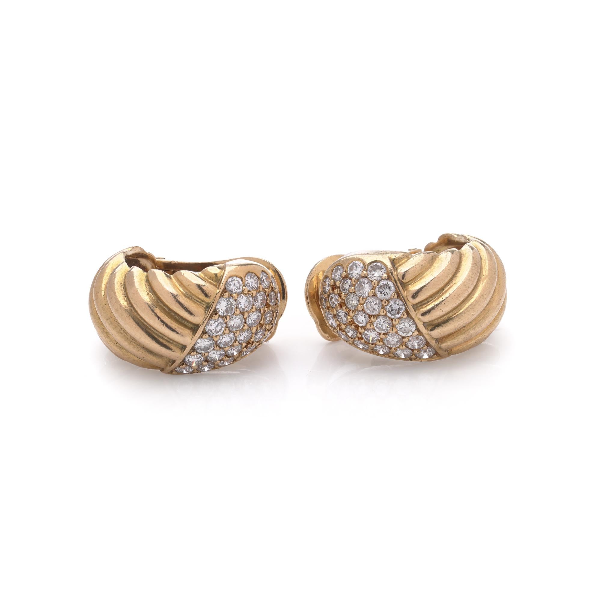Van Cleef & Arpels - Orecchini a clip con diamanti in oro giallo 18kt, anni '70-'80 in vendita 3