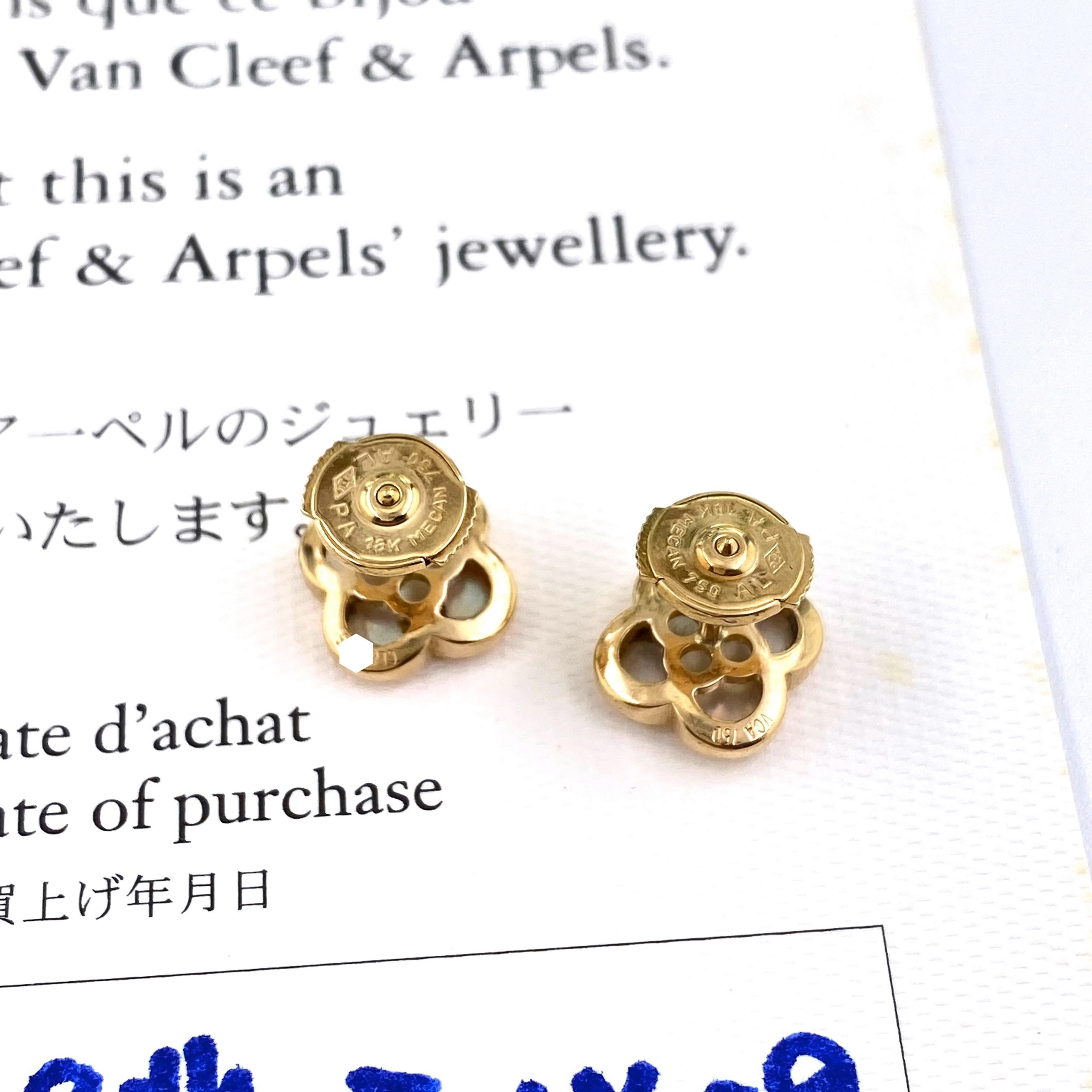 Van Cleef & Arpels: 18 Karat Gelbgold Perlmutt reine Alhambra-Ohrstecker COA 5
