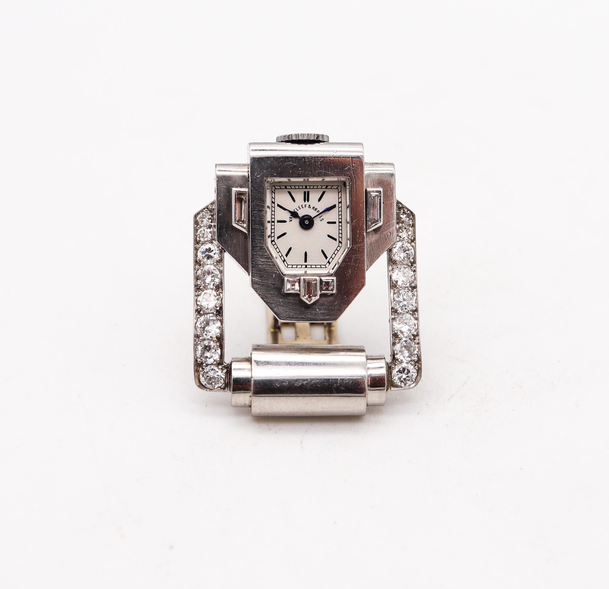 Art deco lapel clip watch designed by Van Cleef & Arpels.

Fabulous and very rare lapel clip watch, created during the art deco period in Paris France by the jewelry house of Van Cleef & Arpels, back in the 1925. The Brooch of most innovating and