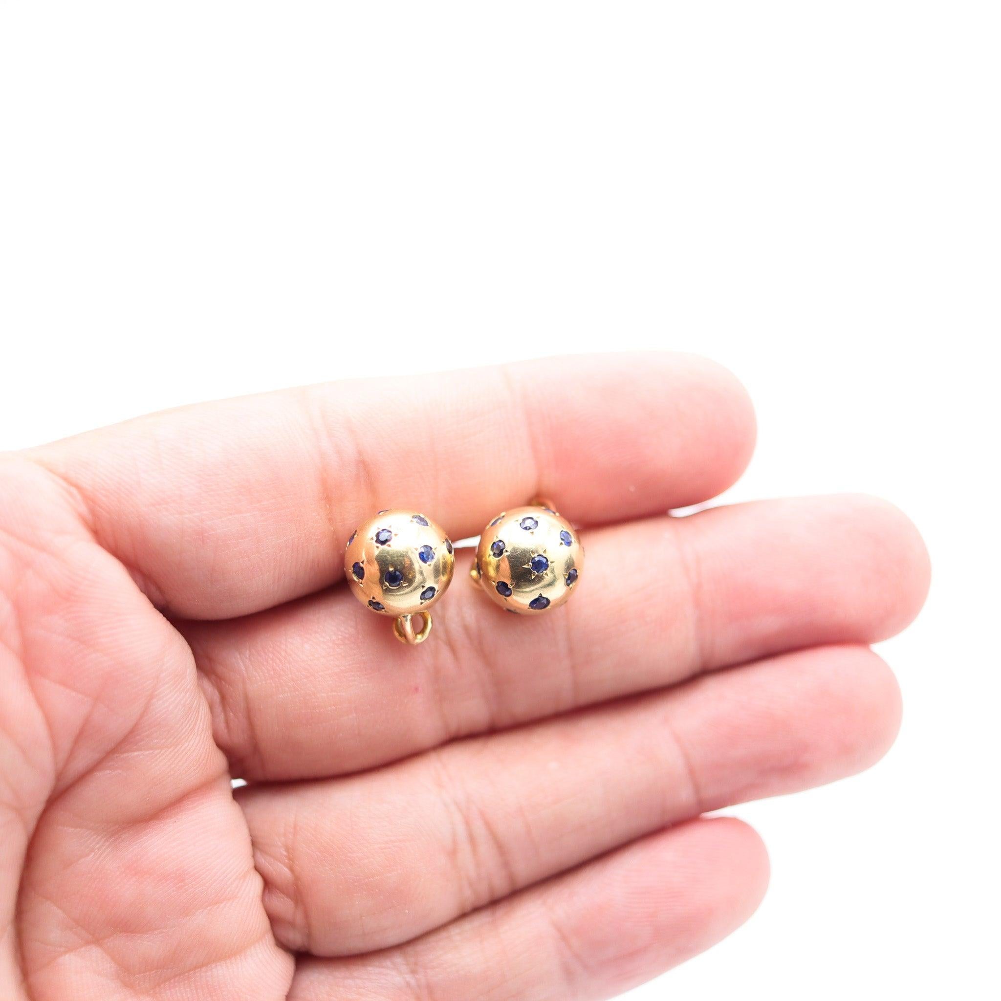 Donna VAN CLEEF & ARPELS 1950 Orecchini a perno Celestial Clips in oro 18Kt con zaffiro in vendita