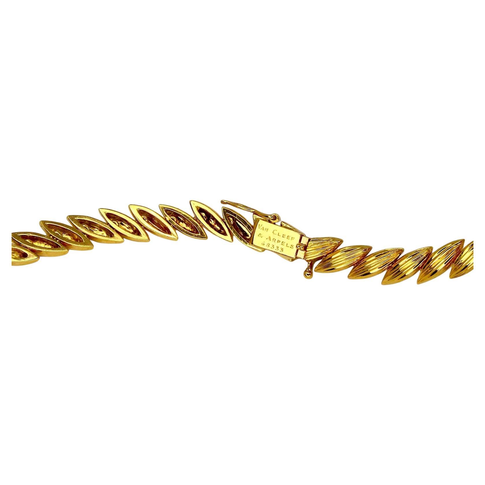 Taglio rotondo Collana con diamanti Van Cleef & Arpels 1954 in oro giallo 18 carati e platino in vendita