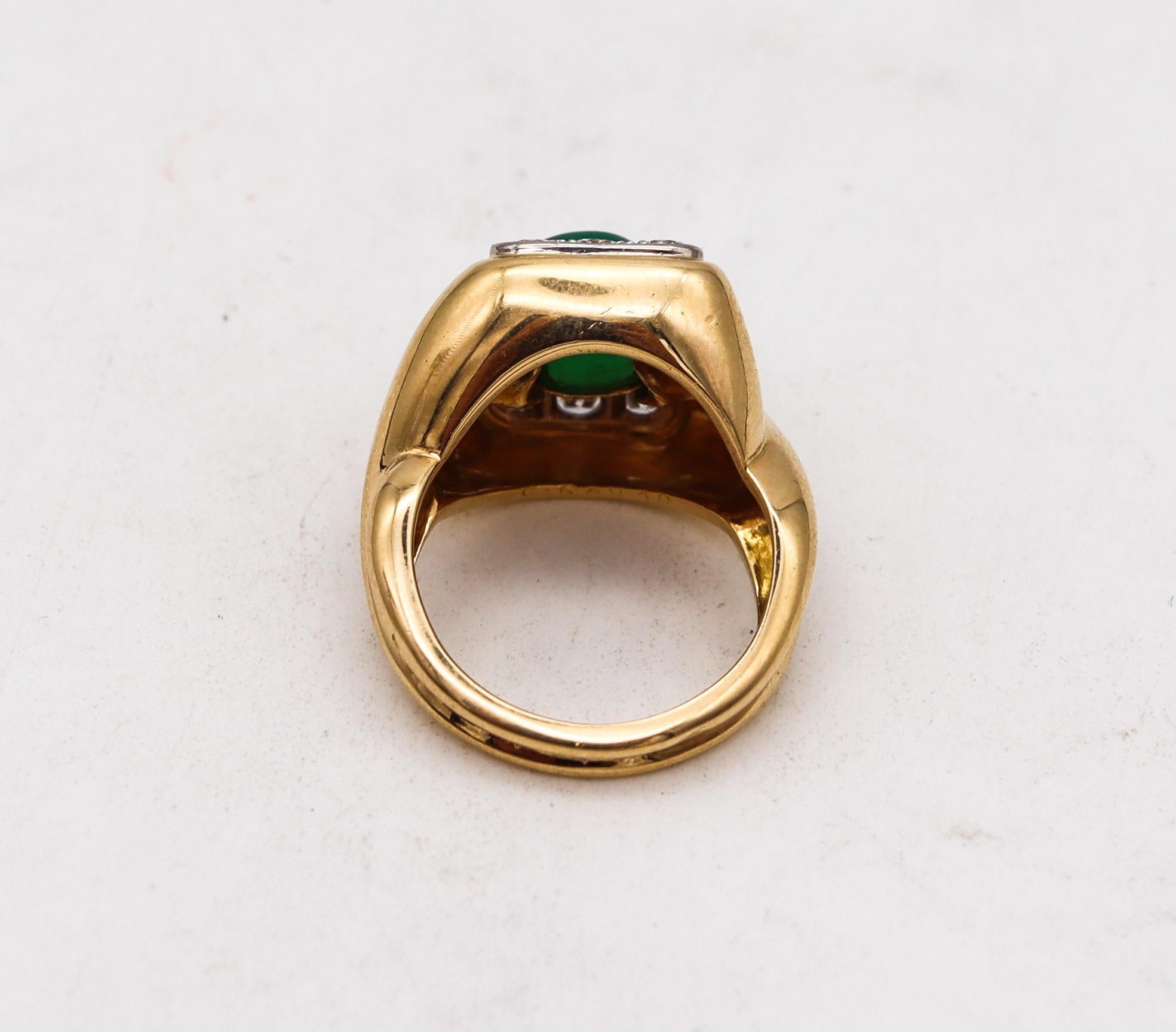 Brilliant Cut Van Cleef & Arpels 1960 Geometric Ring 18Kt Gold 2.68 Ctw Diamonds Chrysoprase For Sale