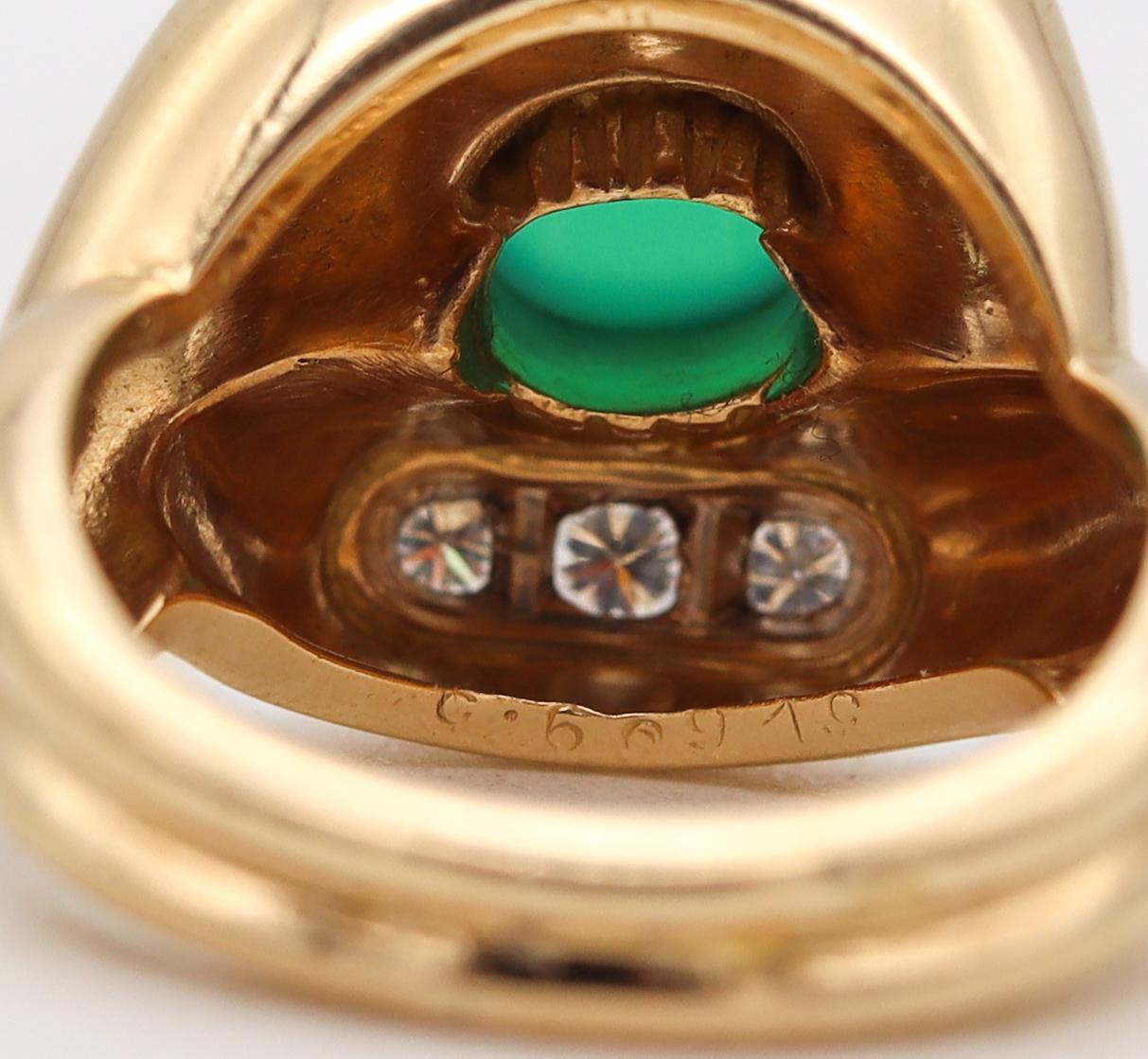 Van Cleef & Arpels 1960 Geometric Ring 18Kt Gold 2.68 Ctw Diamonds Chrysoprase In Excellent Condition For Sale In Miami, FL