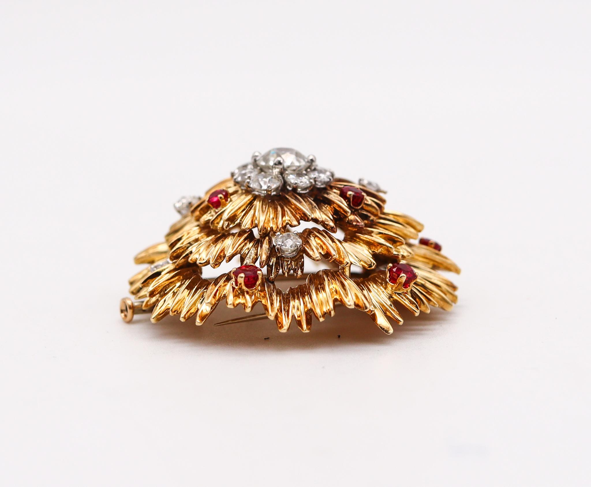 Post-War Van Cleef & Arpels 1960 Paris Brooch 18kt Gold with 4.64cts Diamonds & Rubies For Sale