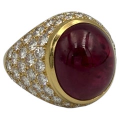 Van Cleef & Arpels 1960s 10 Carat Cabochon Ruby and Diamond Ring