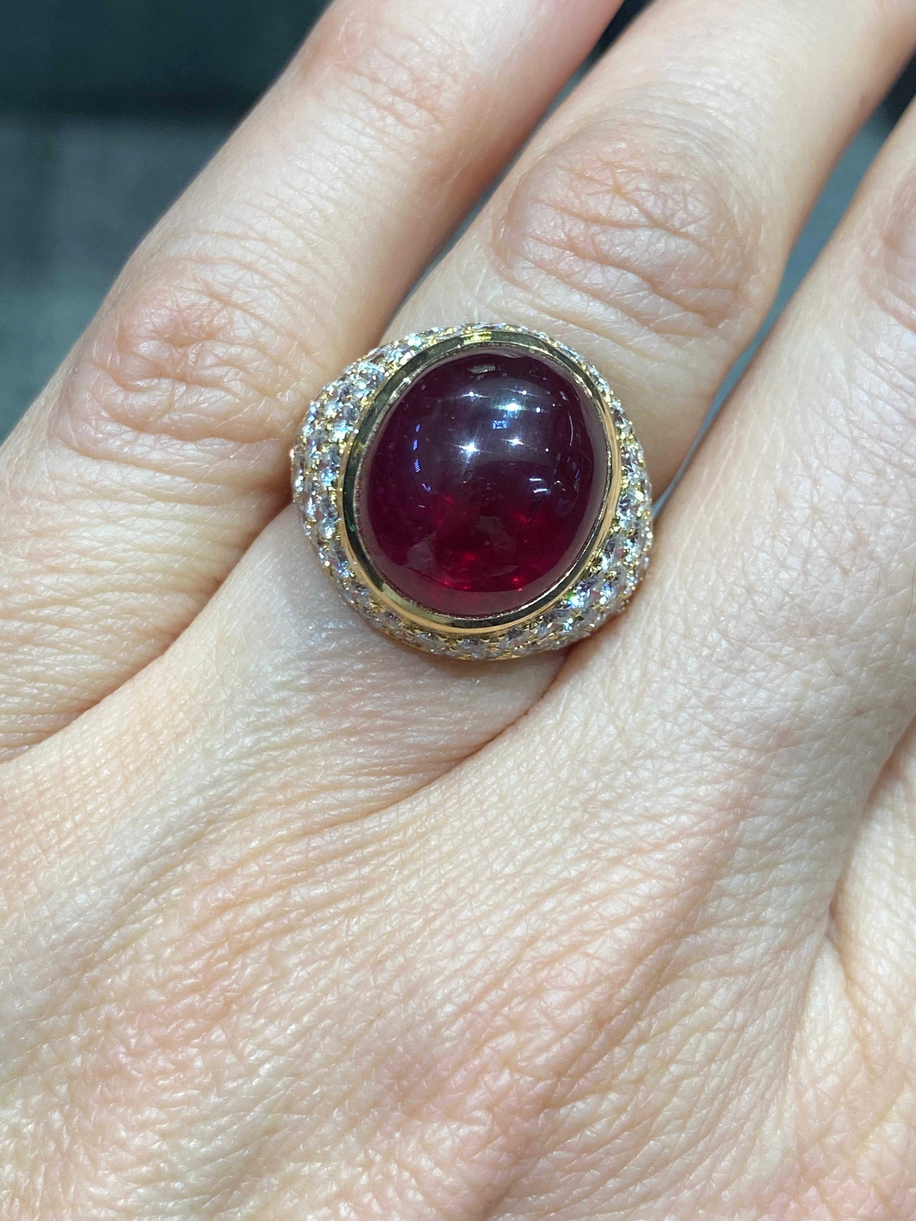 Van Cleef & Arpels 1960s 10 carat cabochon ruby ring In Good Condition In London, GB